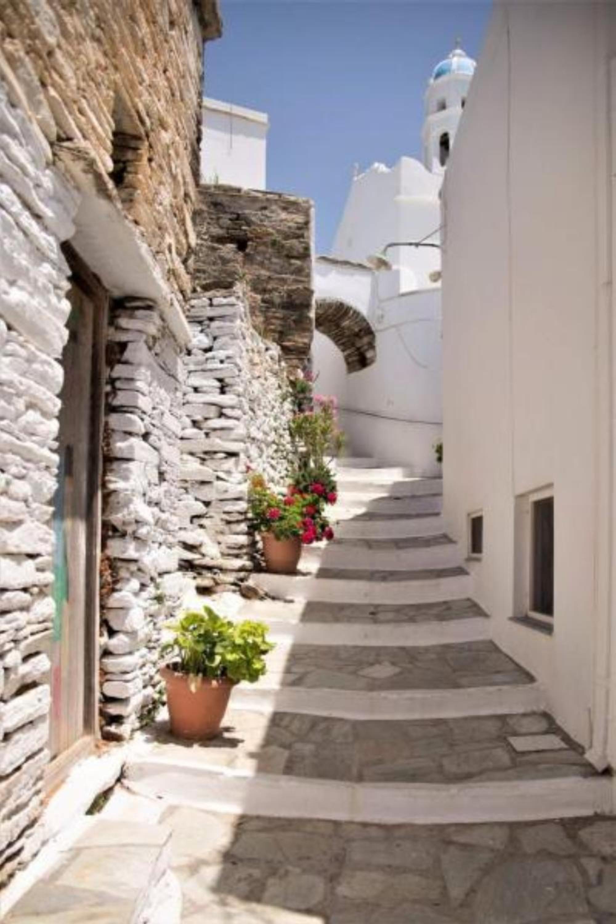 Tinos Suites & Apartments