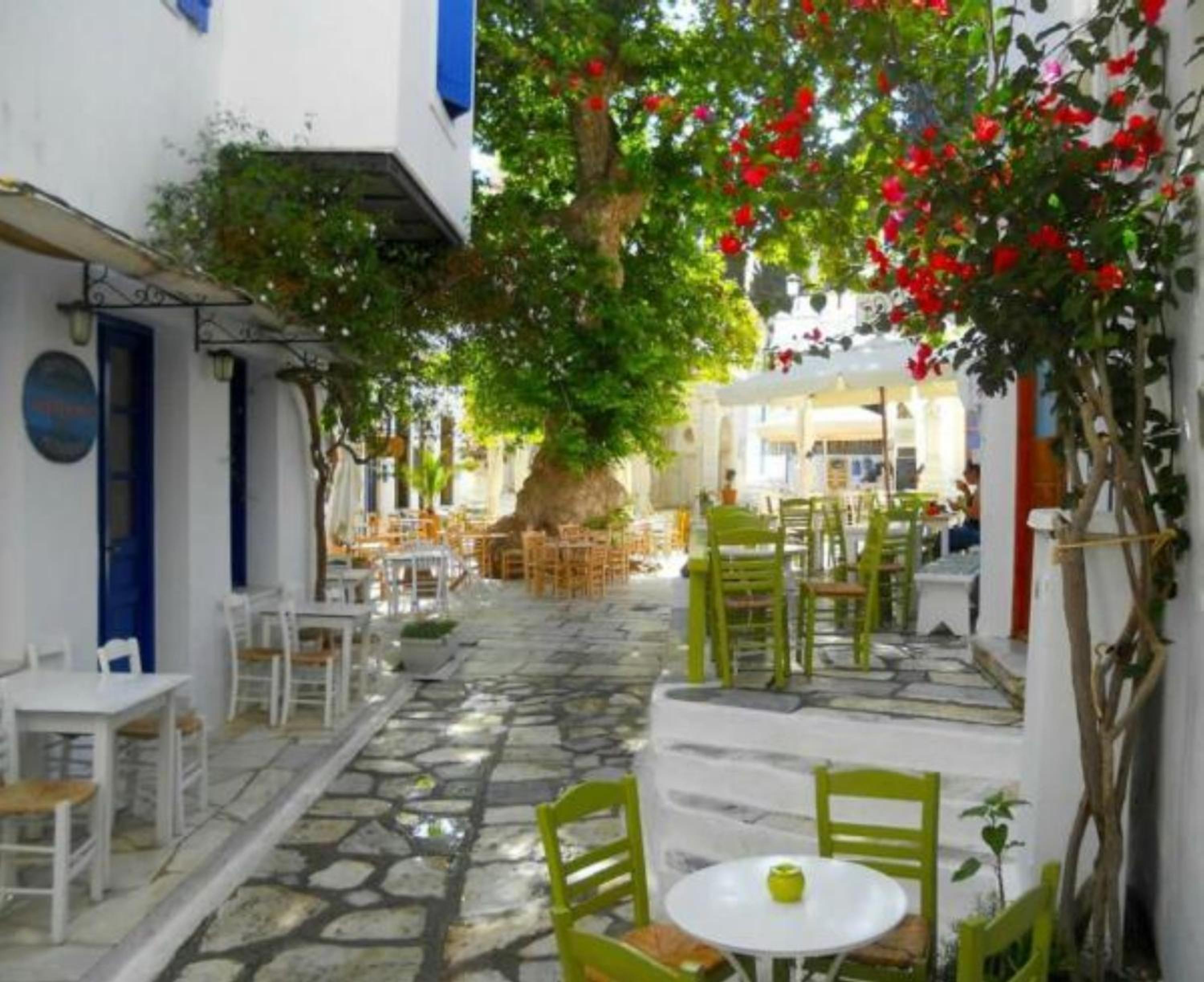 Tinos Suites & Apartments