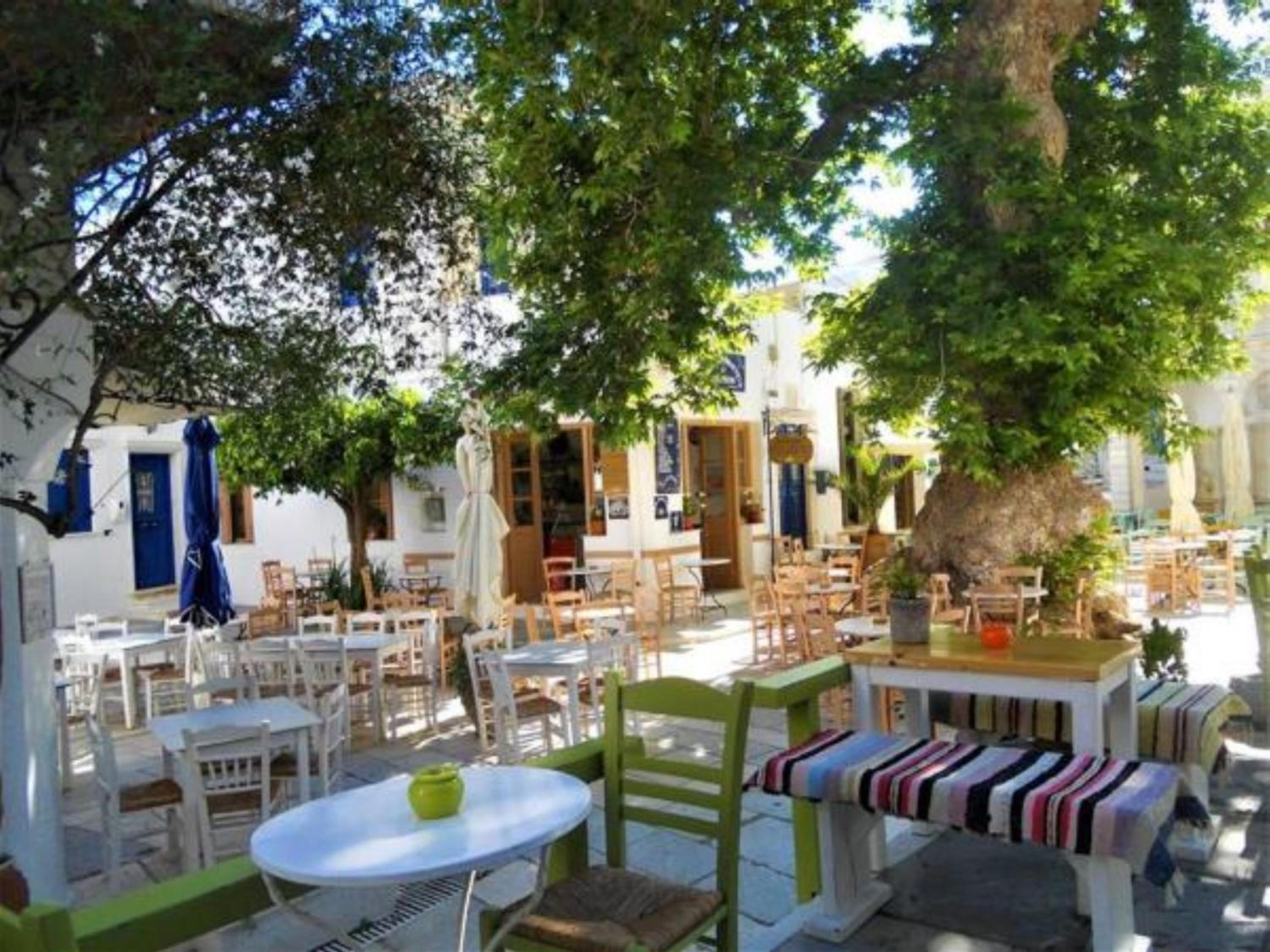 Tinos Suites & Apartments