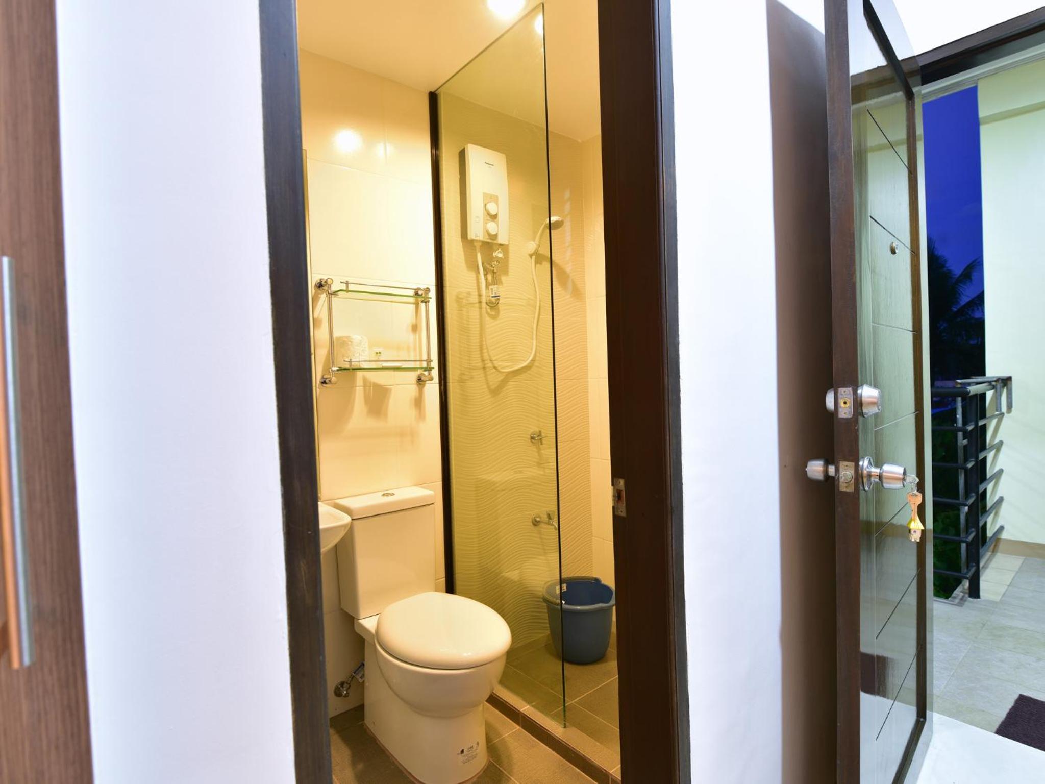 Anahaw Apartments Whitebeach