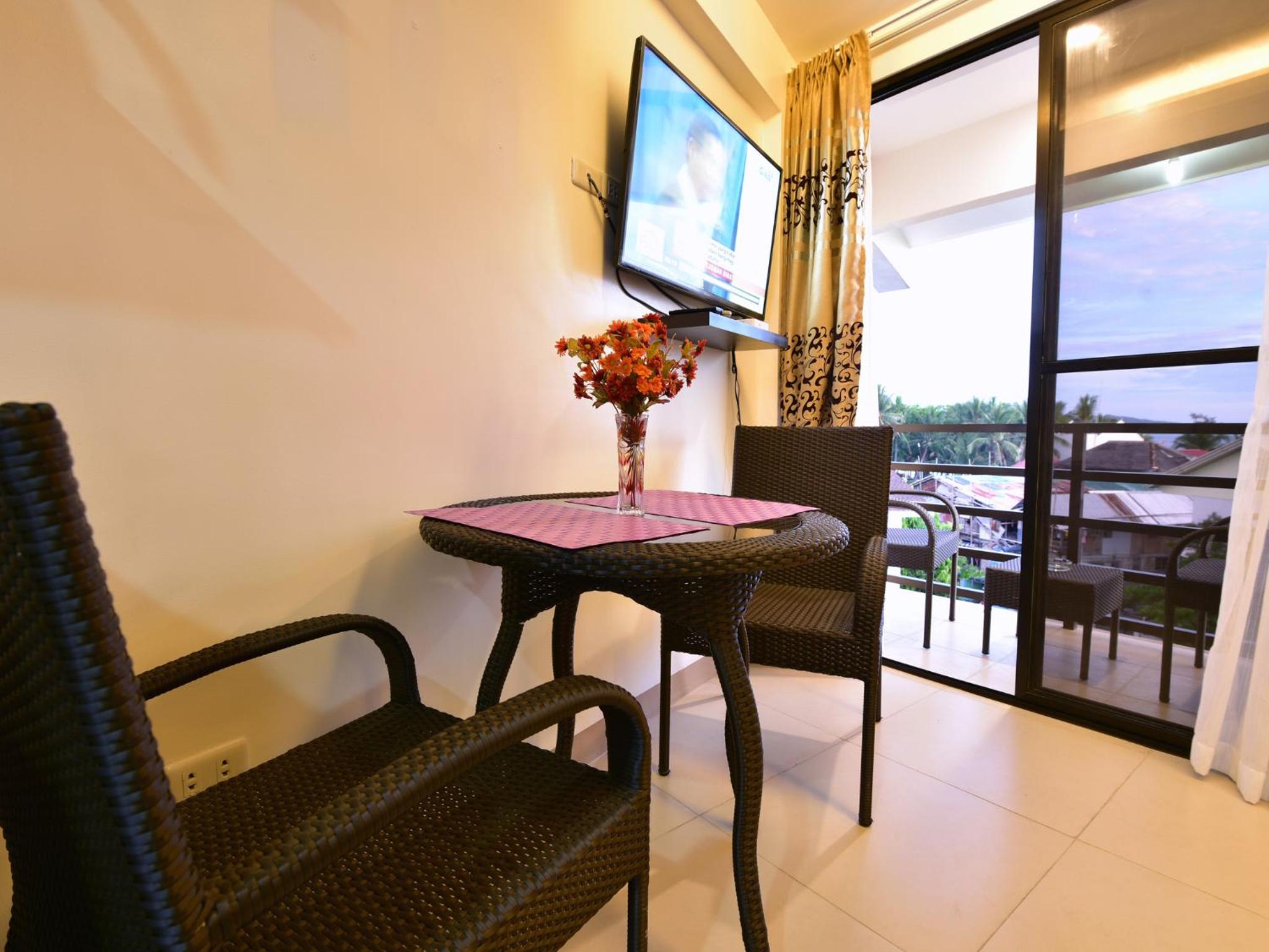 Anahaw Apartments Whitebeach