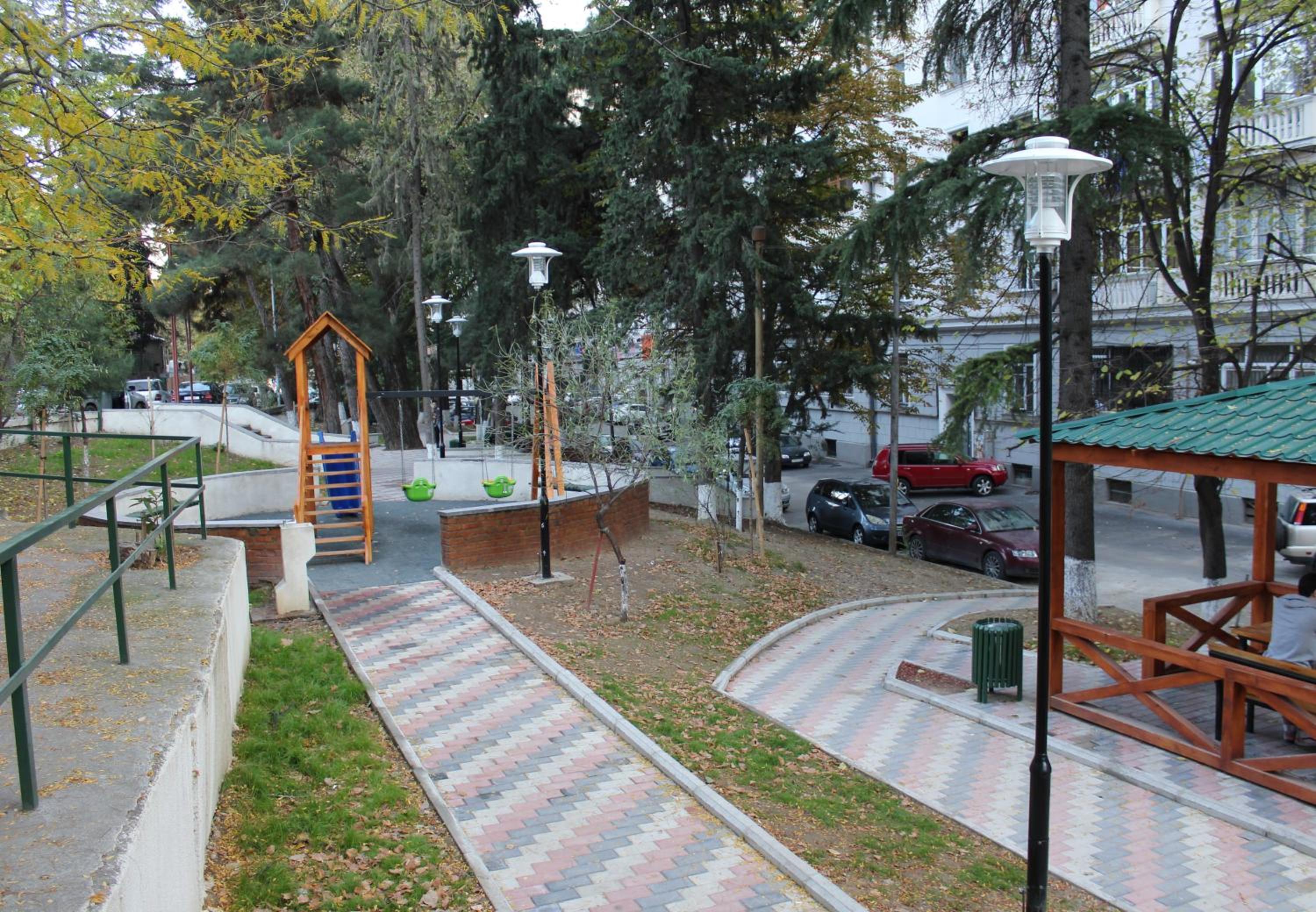 Photo 10