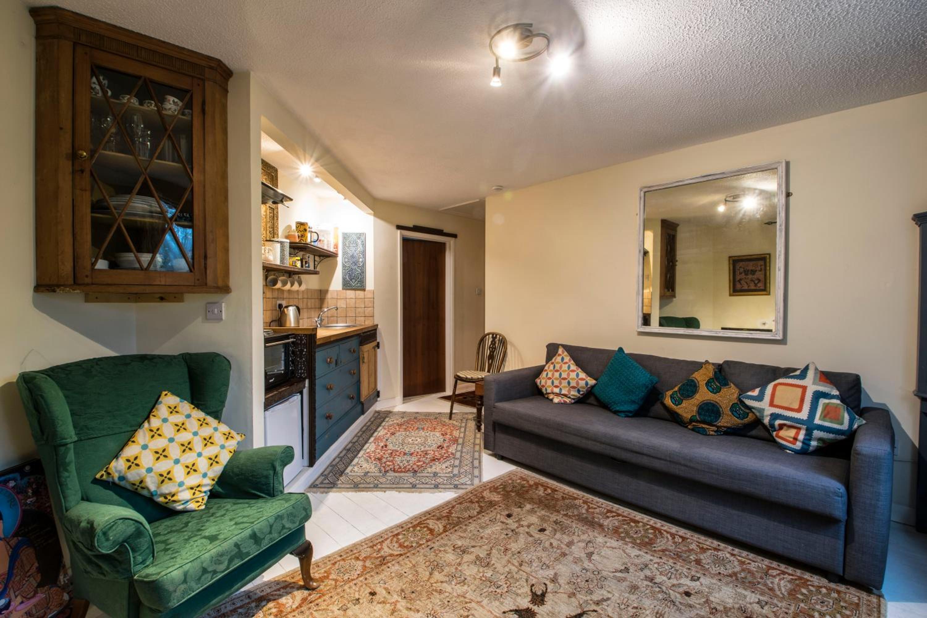 Dilkara Apartment Glastonbury view 5