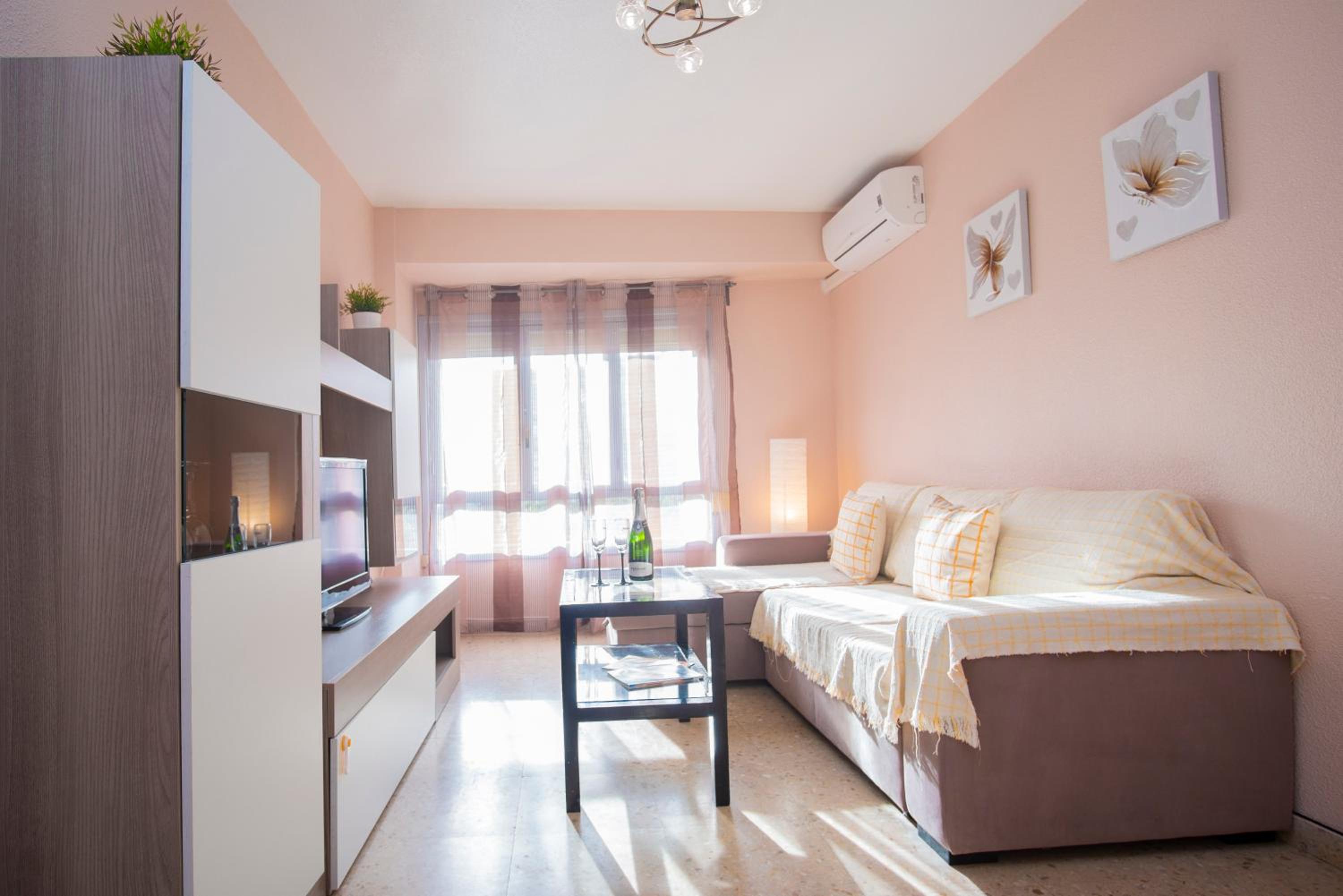 Apartamento cómodo a 10 min del centro view 2