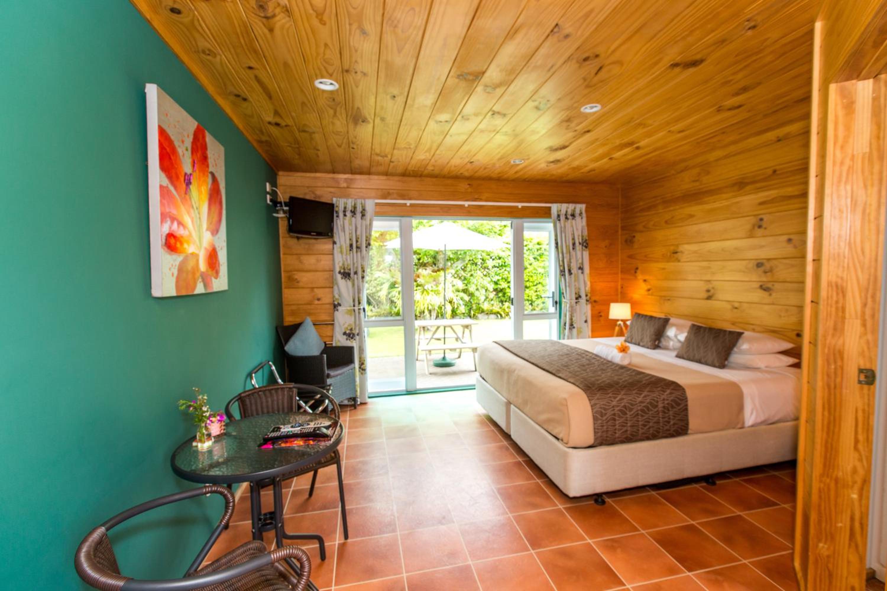 Tatahi Lodge Beach Resort