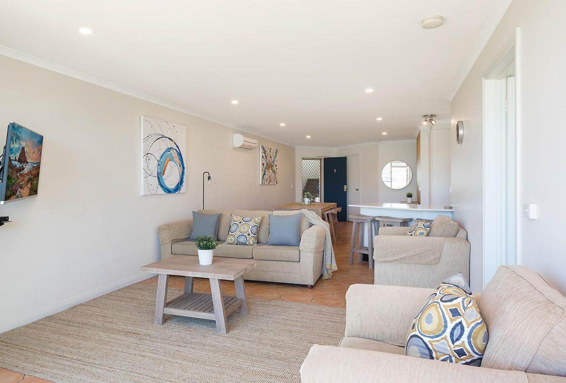 Cetacea Luxury Apartments view 3