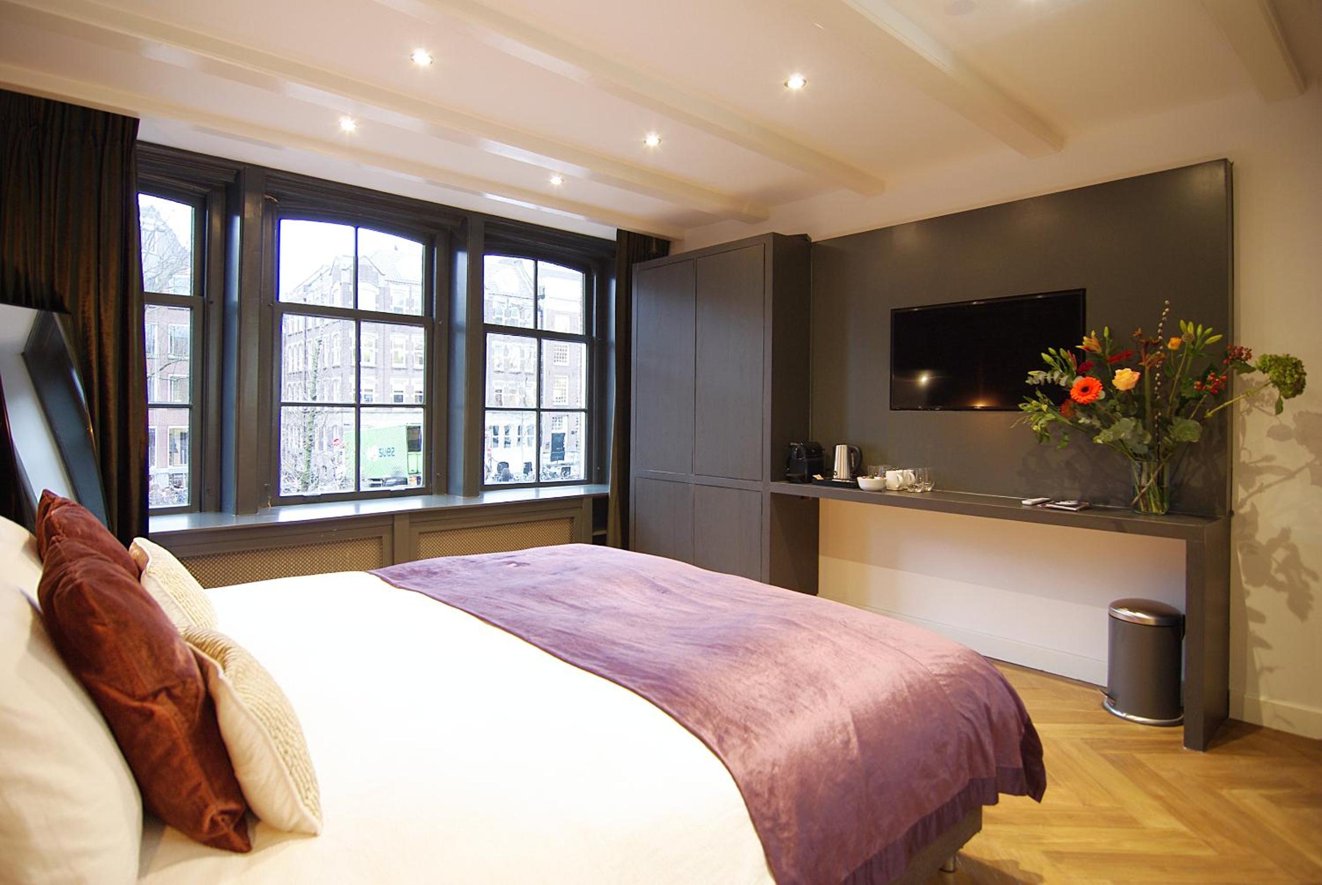 NEW! 2024 - The Canal Bridge Suites
