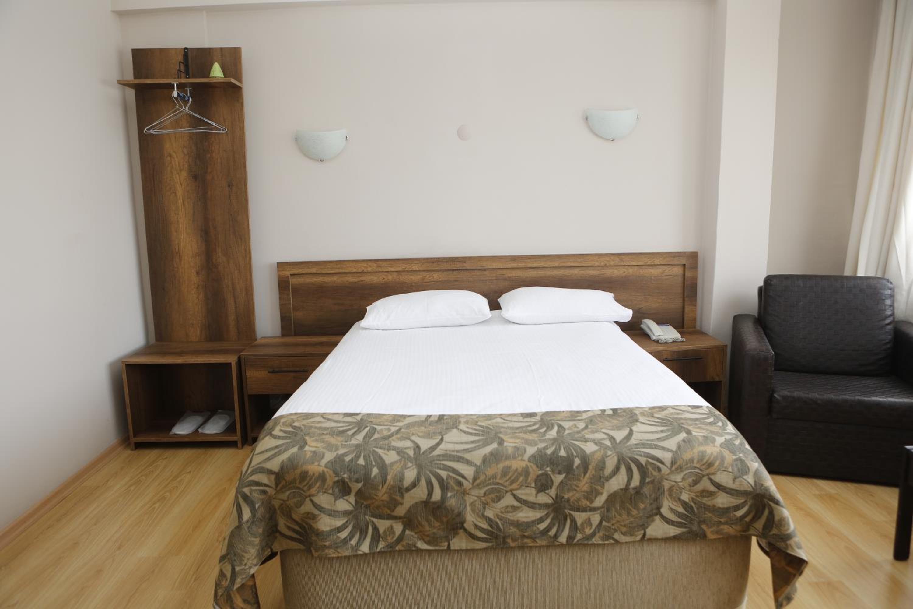 Cihan Palas - Image 41