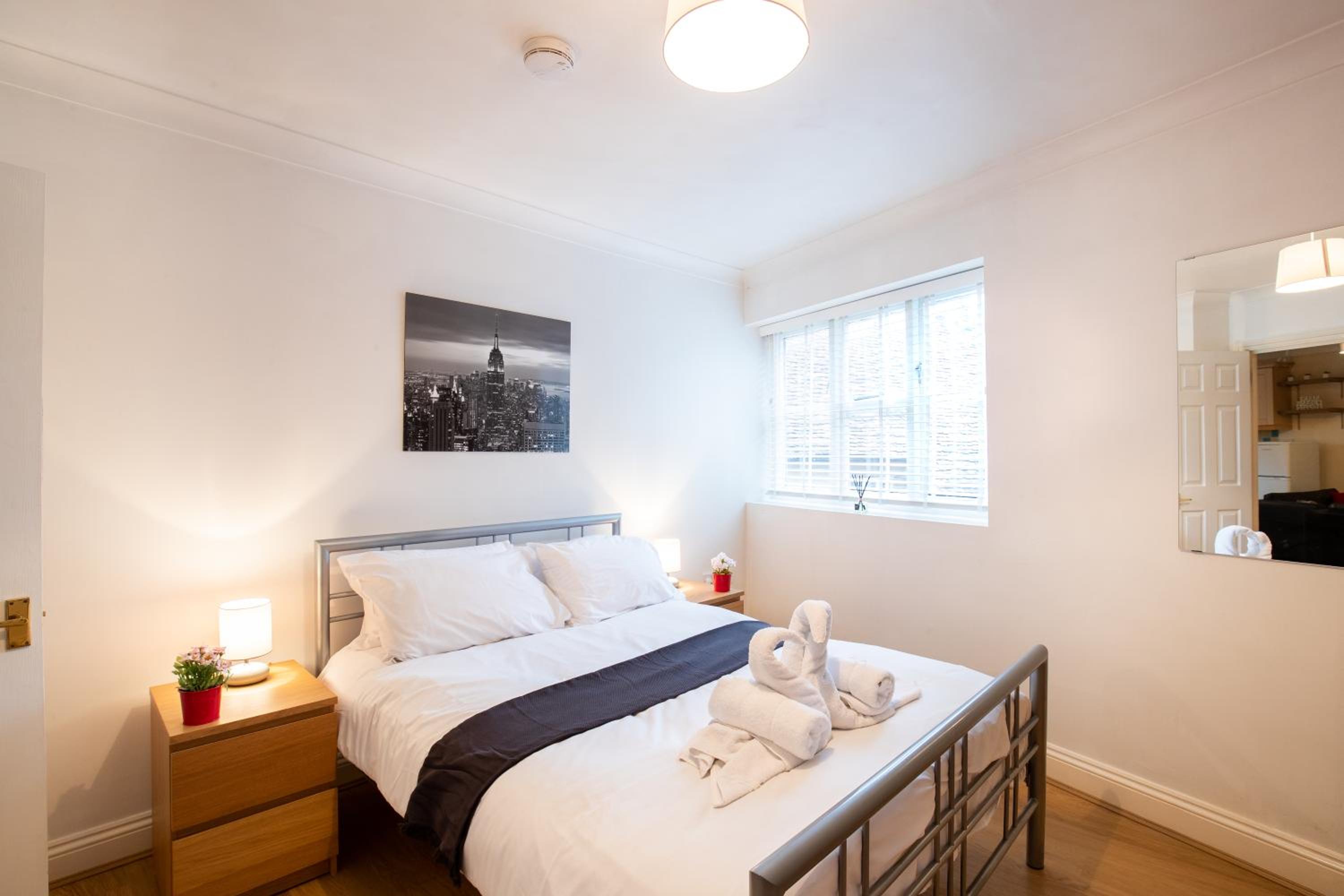Spacious 2BR Flat in Stansted view 3