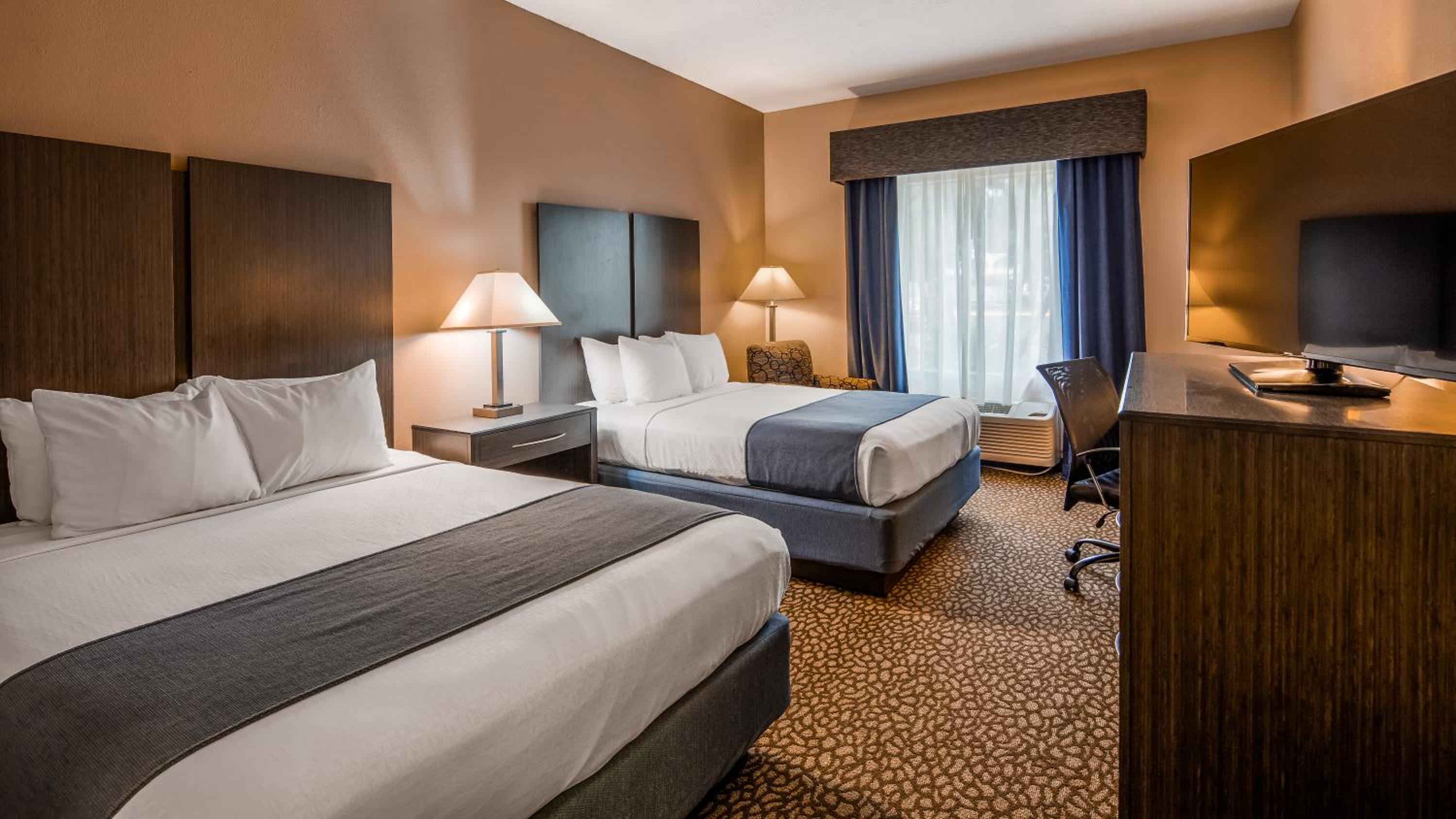 Best Western Plus Bradenton Hotel Suites - Property Image 11