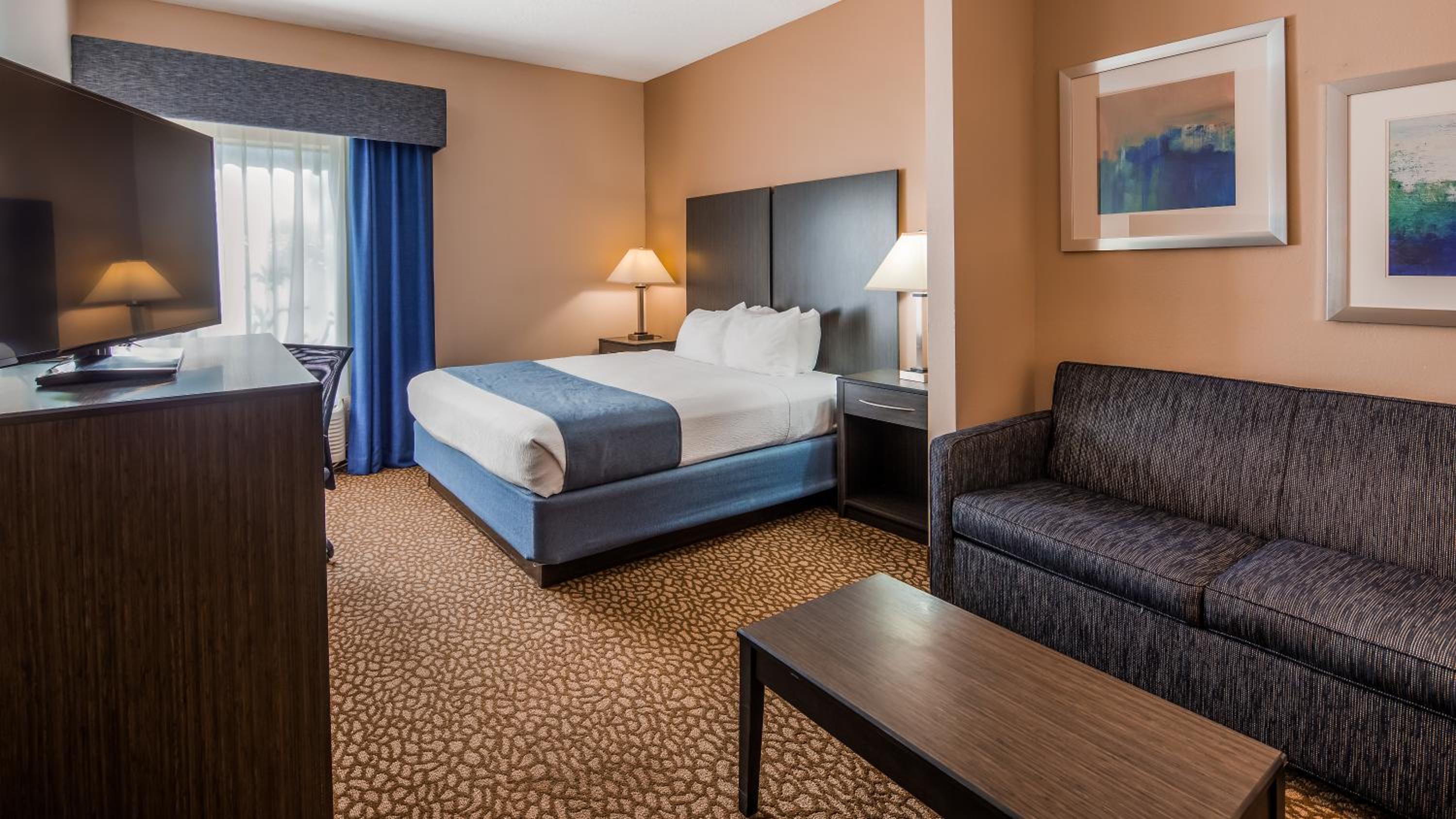 Best Western Plus Bradenton Hotel Suites - Property Image 1