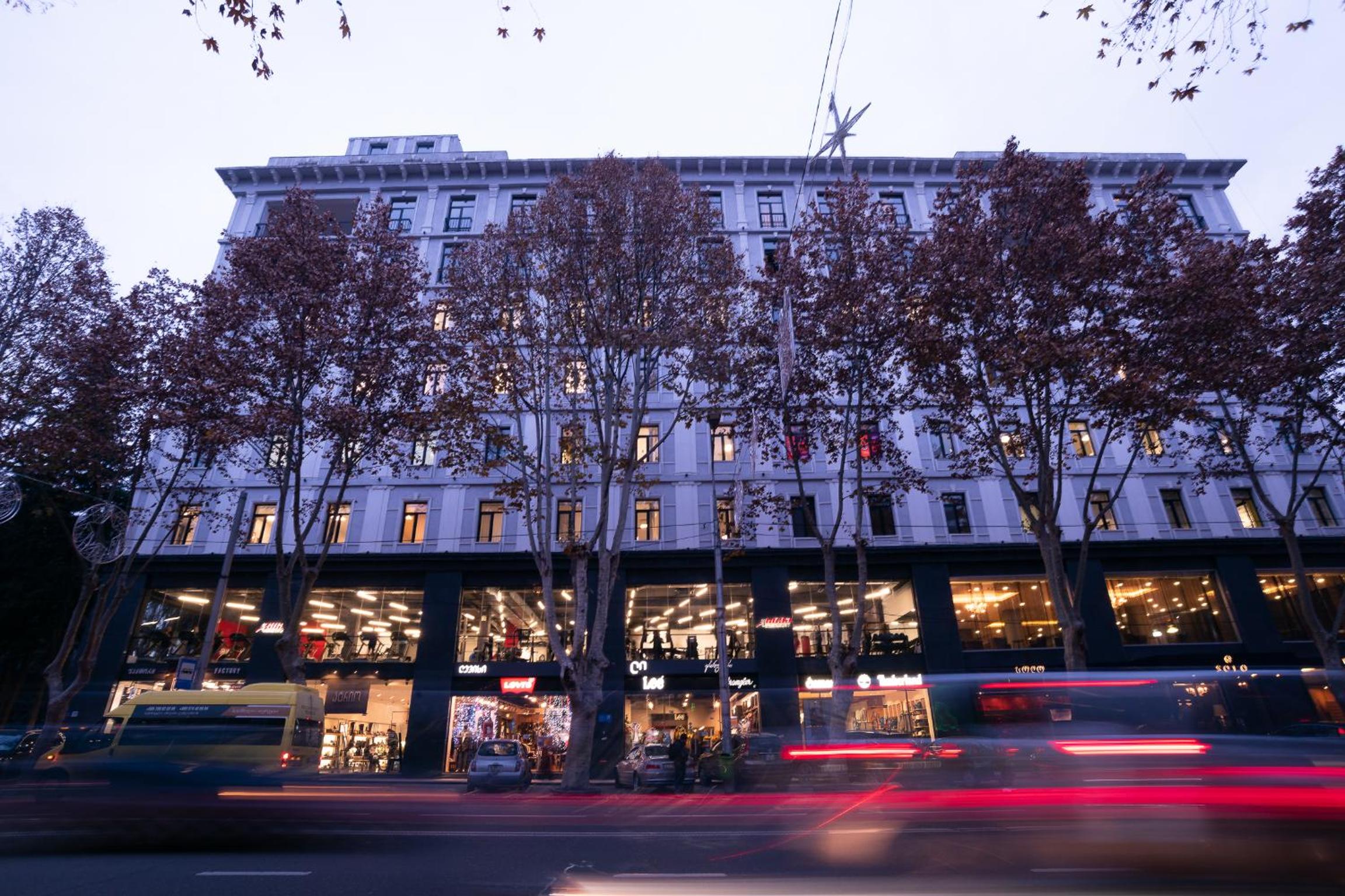 Hotel Gallery Art Hotel - Image 1