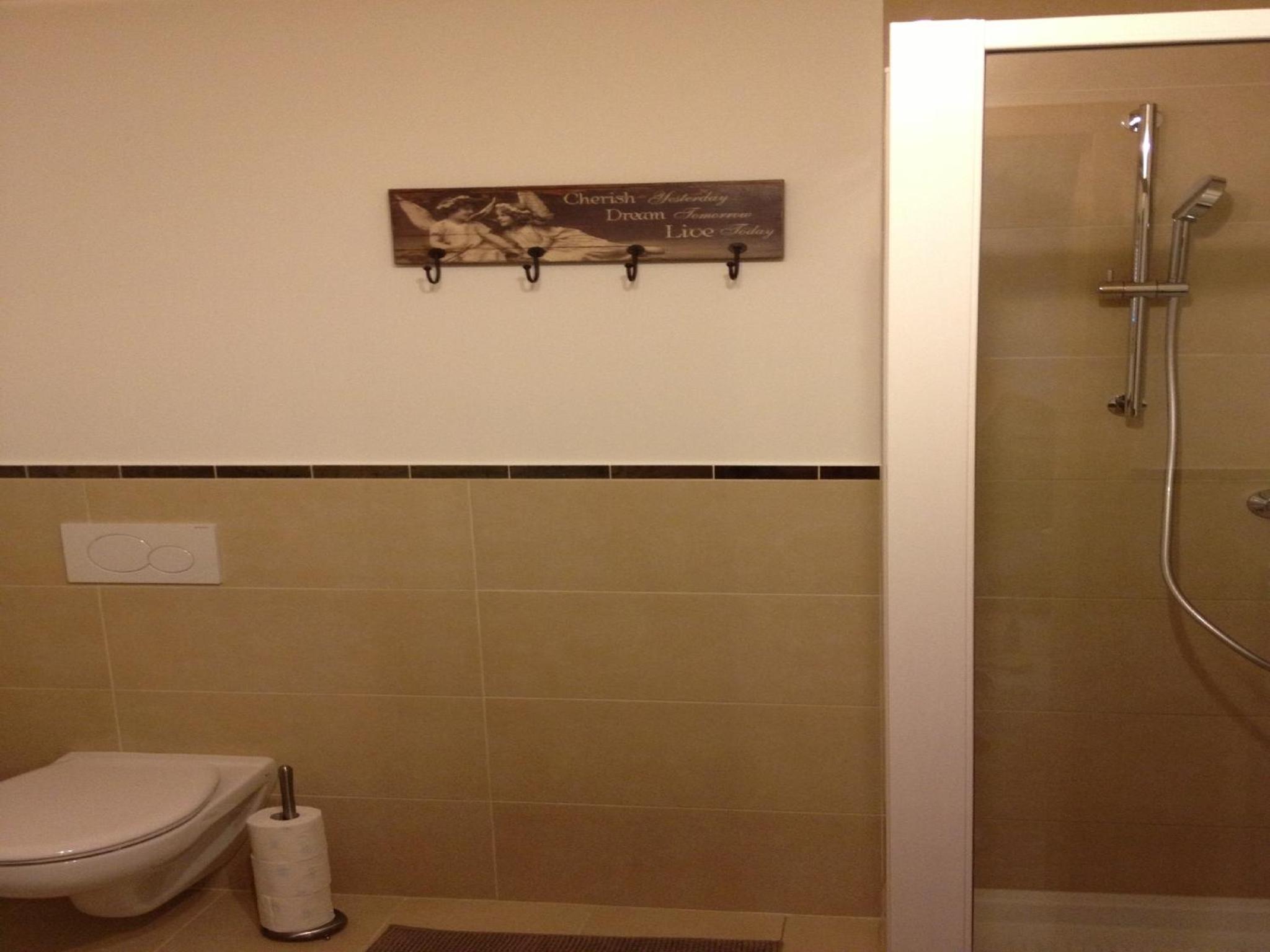 Photo 52