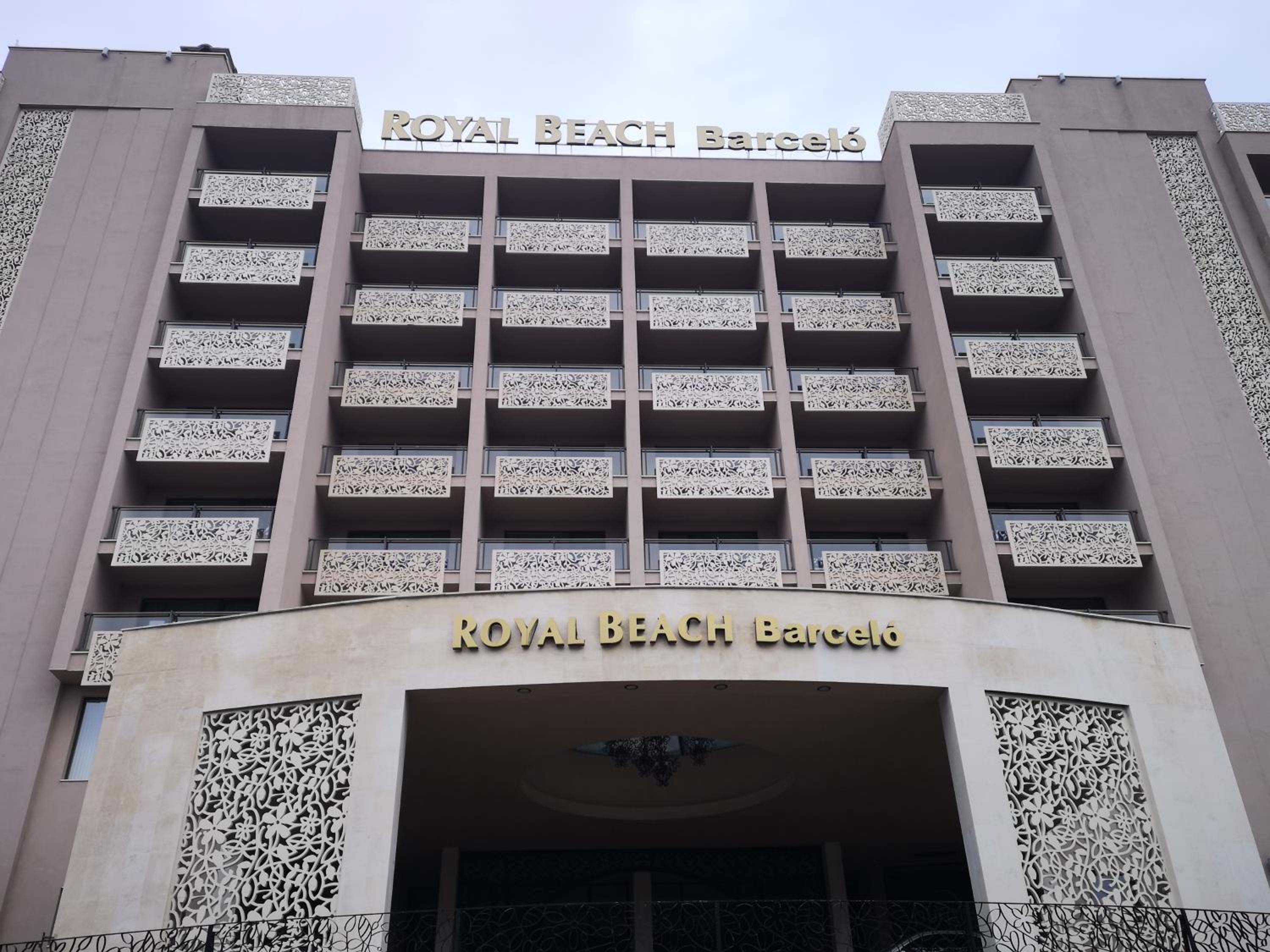 ROYAL BEACH HOTEL apartment