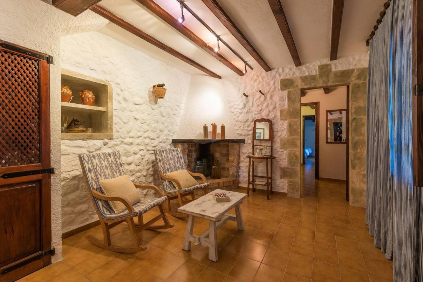 Cuixach - Stone mallorcan villa in Pollensa view 3