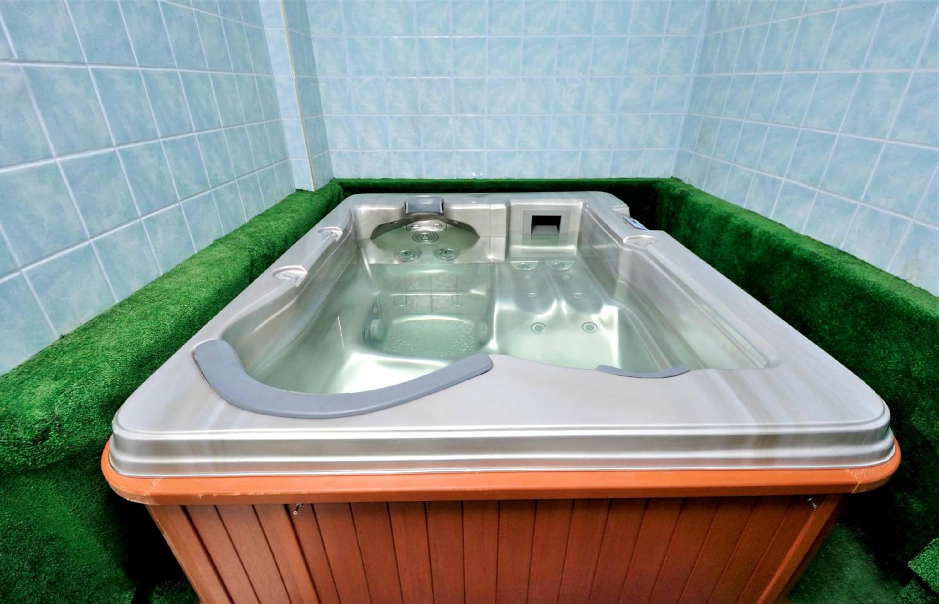 Jacuzzi