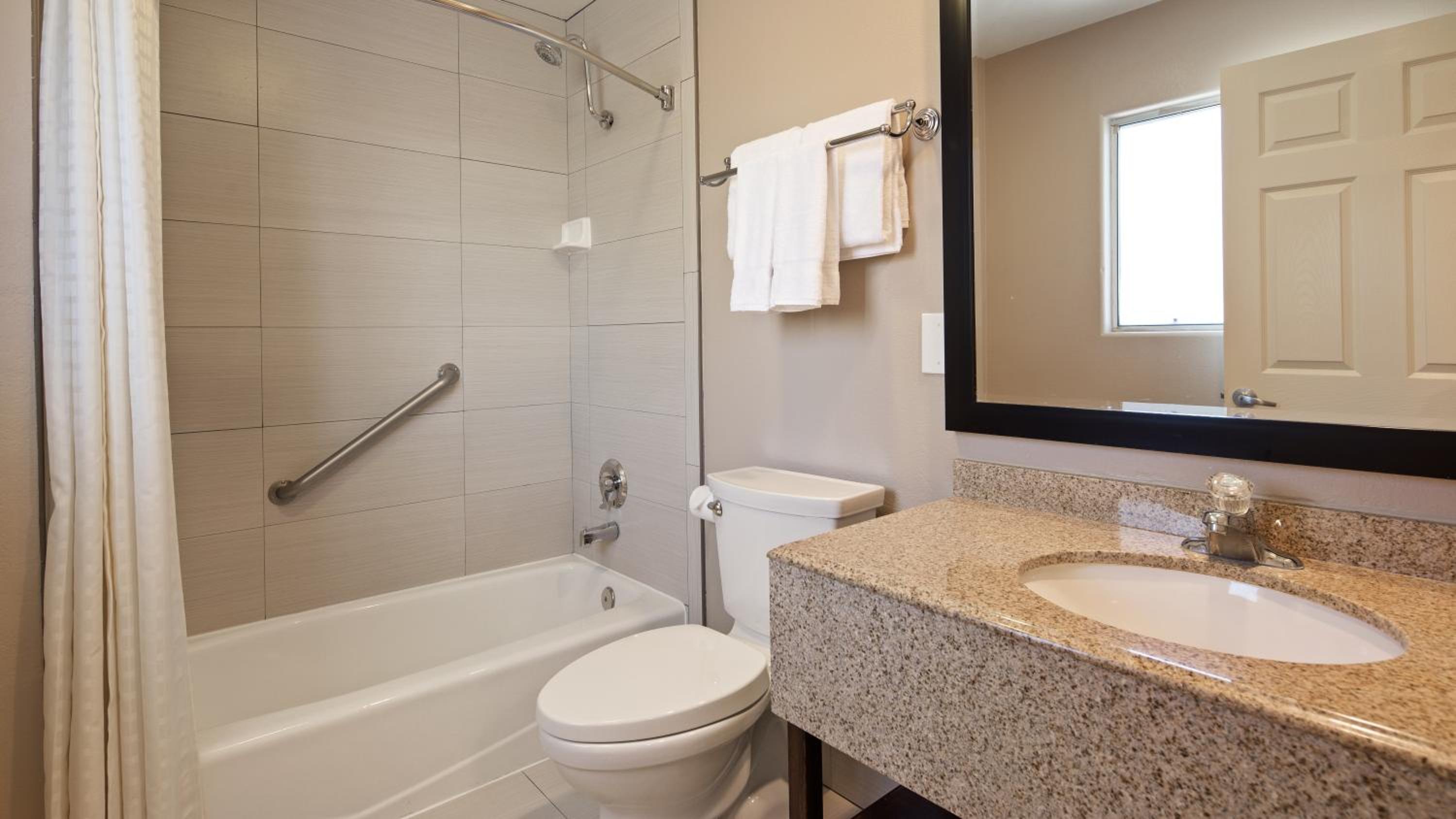Oxnard Vacations - Best Western Oxnard Inn - Property Image 22