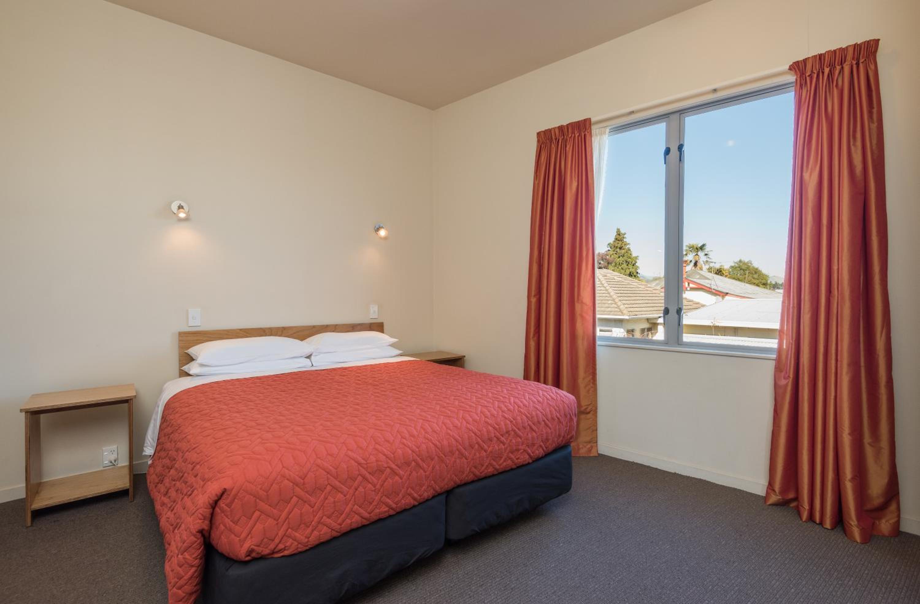 Parkside Motel