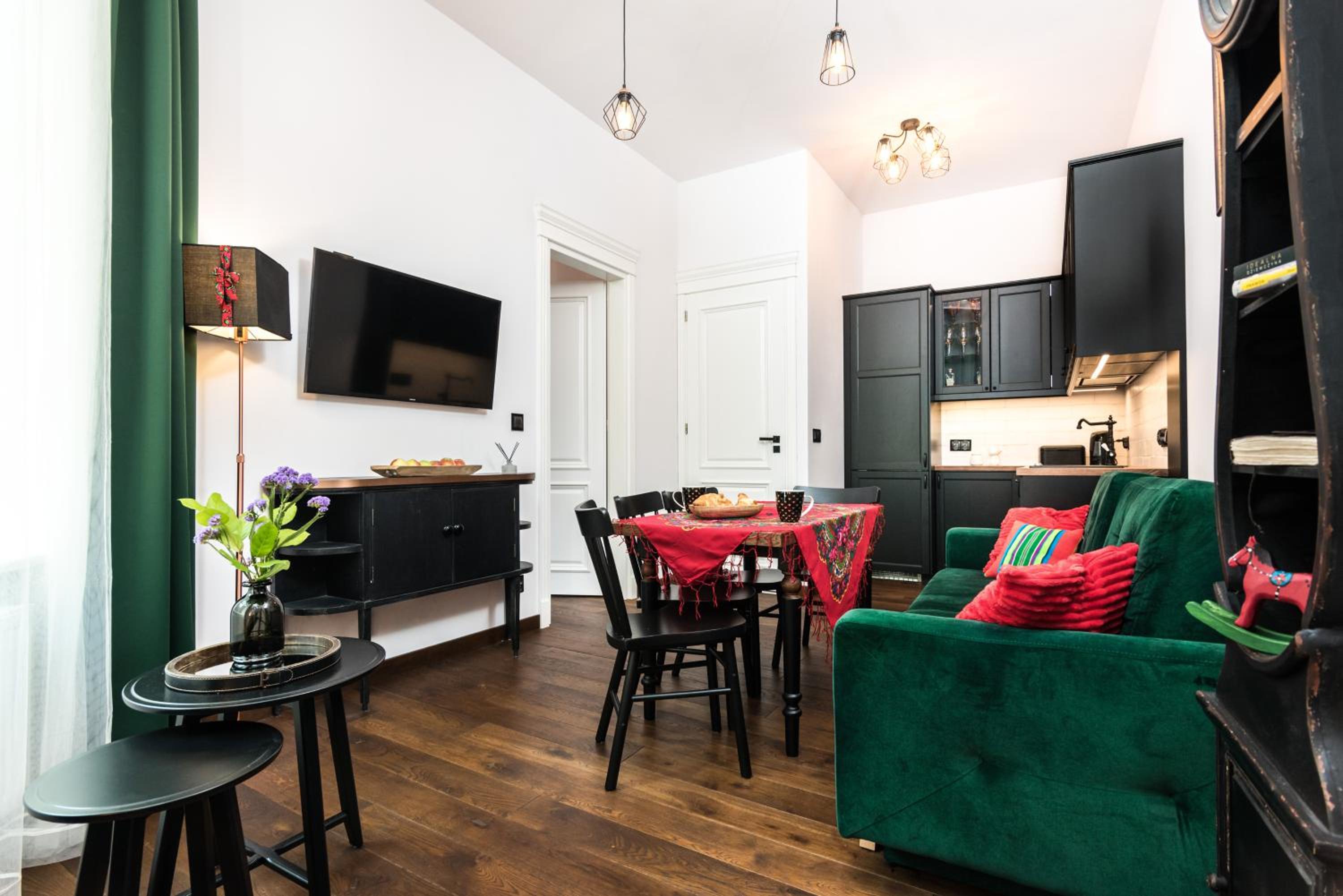 Wooden Horse - New Apartment - Old Town view 5