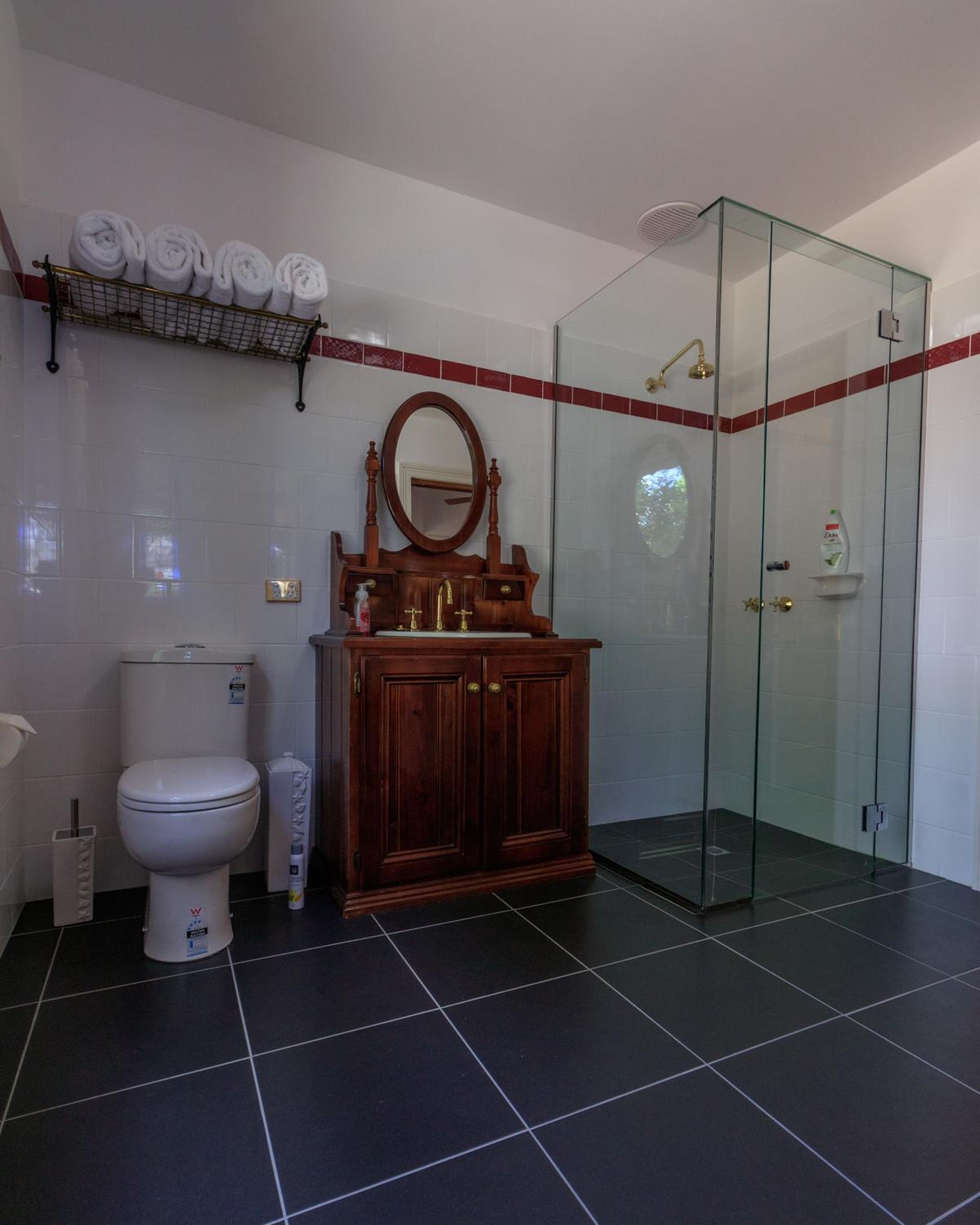The Oaks Lilydale Accommodation