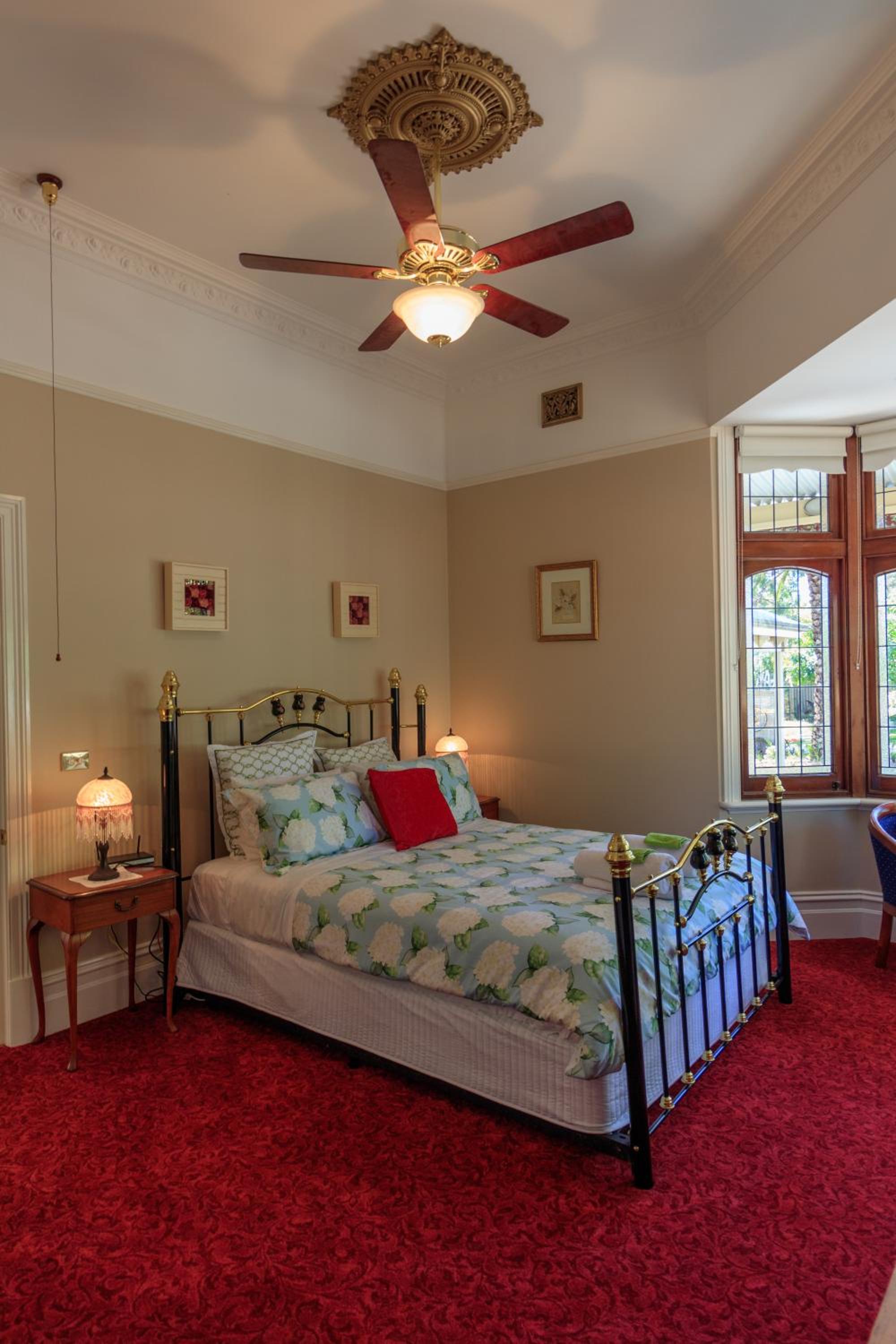The Oaks Lilydale Accommodation
