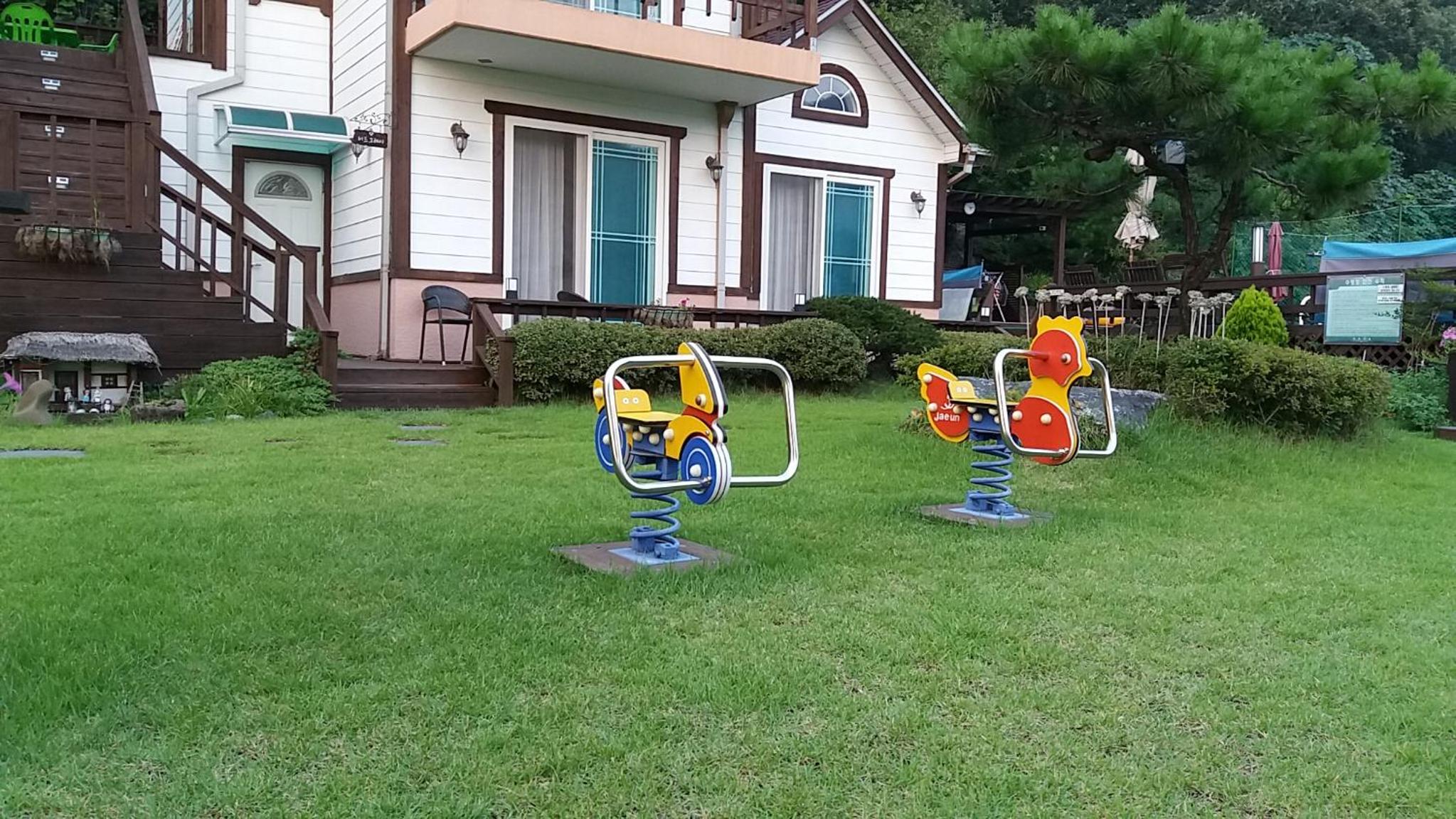 Forest of Color Pension