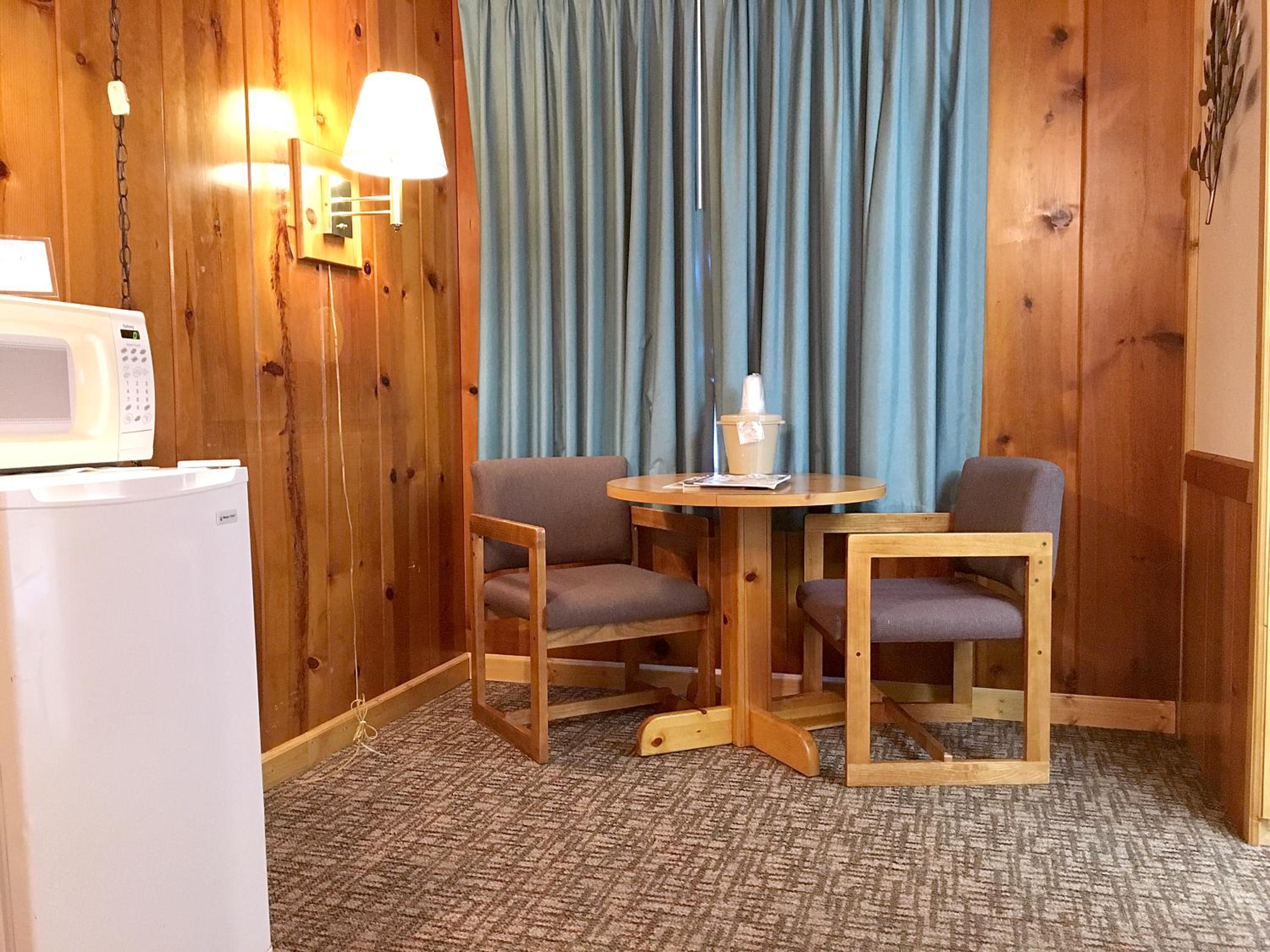 Park Motel and Cabins