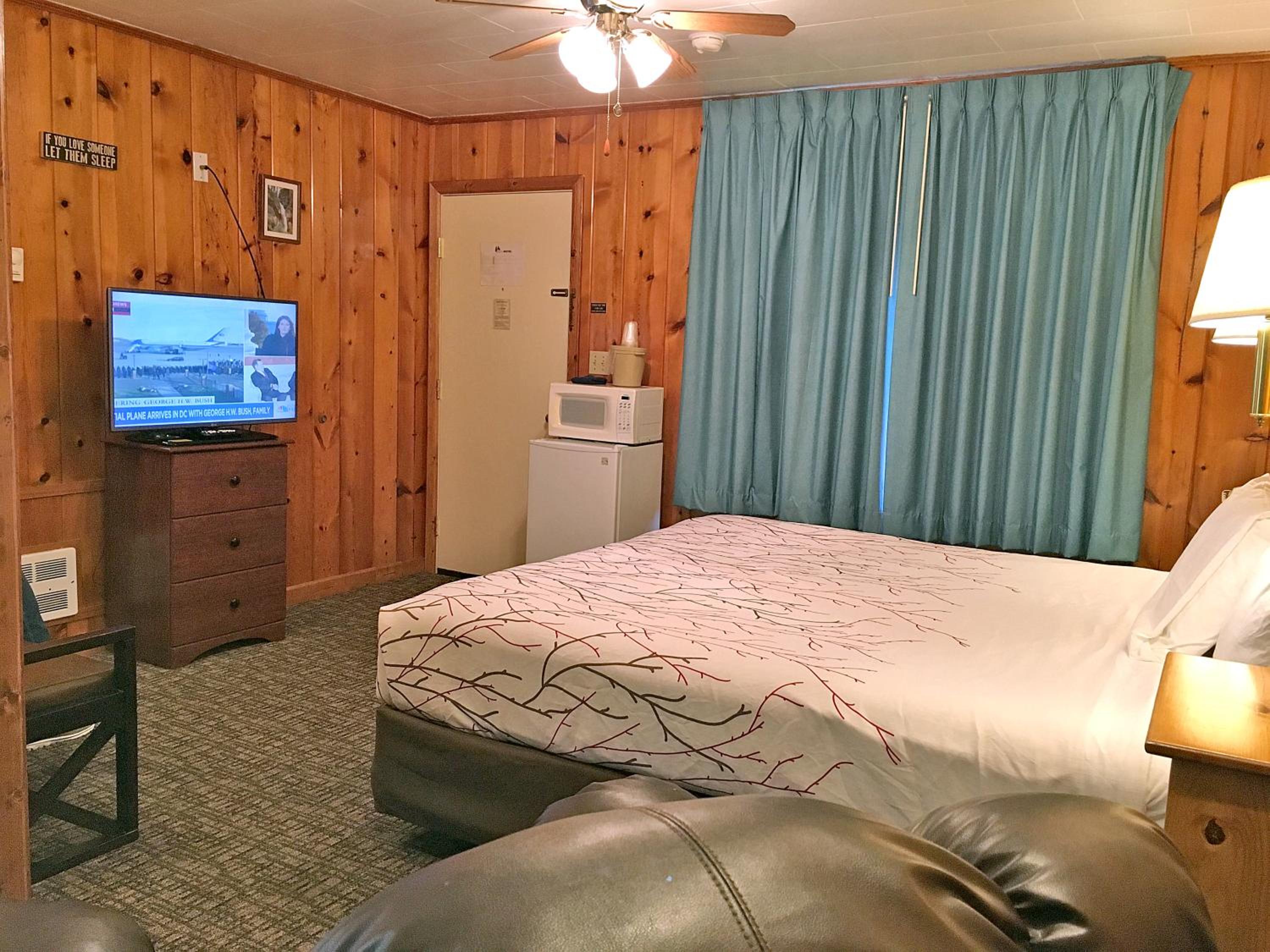 Park Motel and Cabins