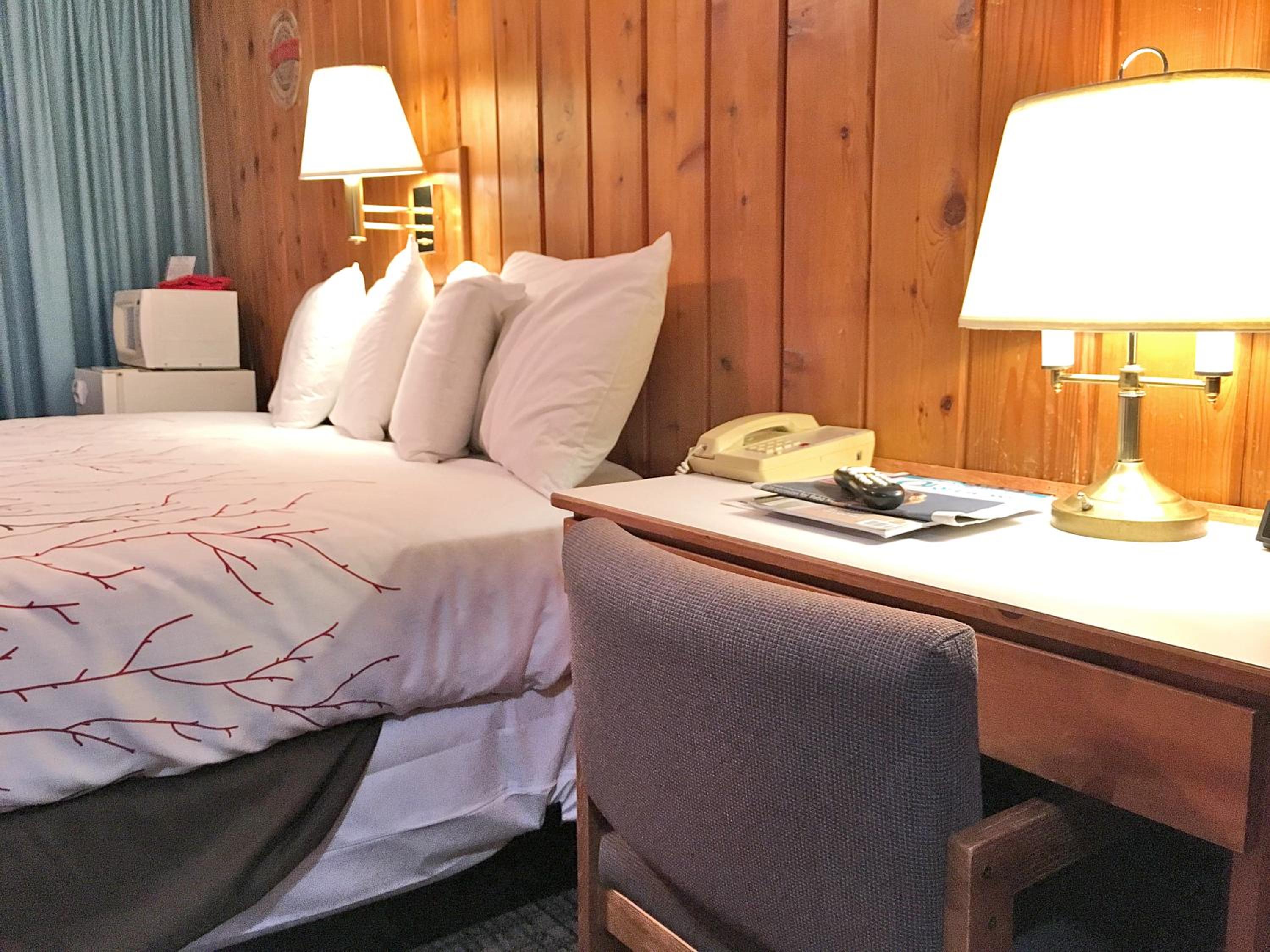 Park Motel and Cabins