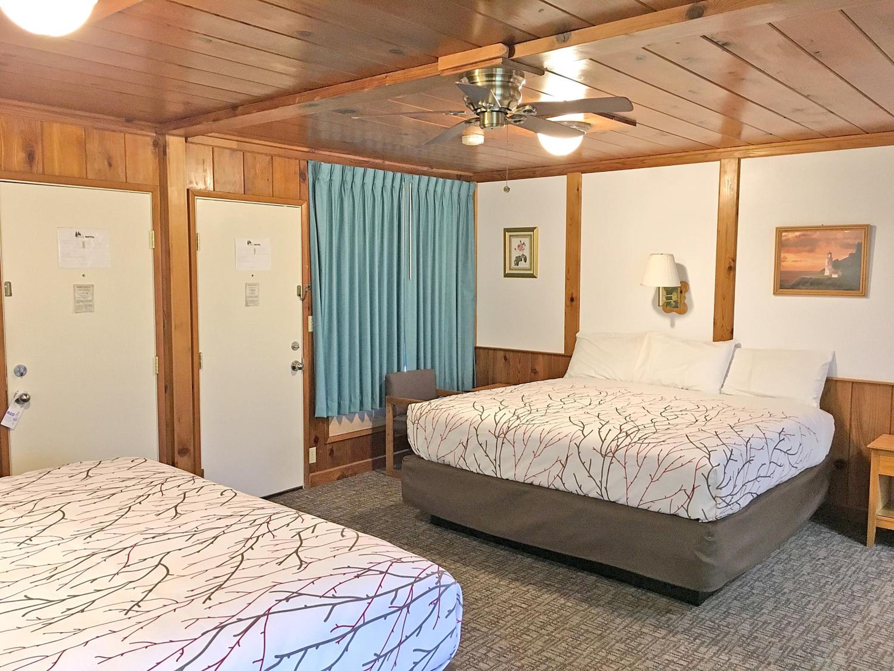 Park Motel and Cabins