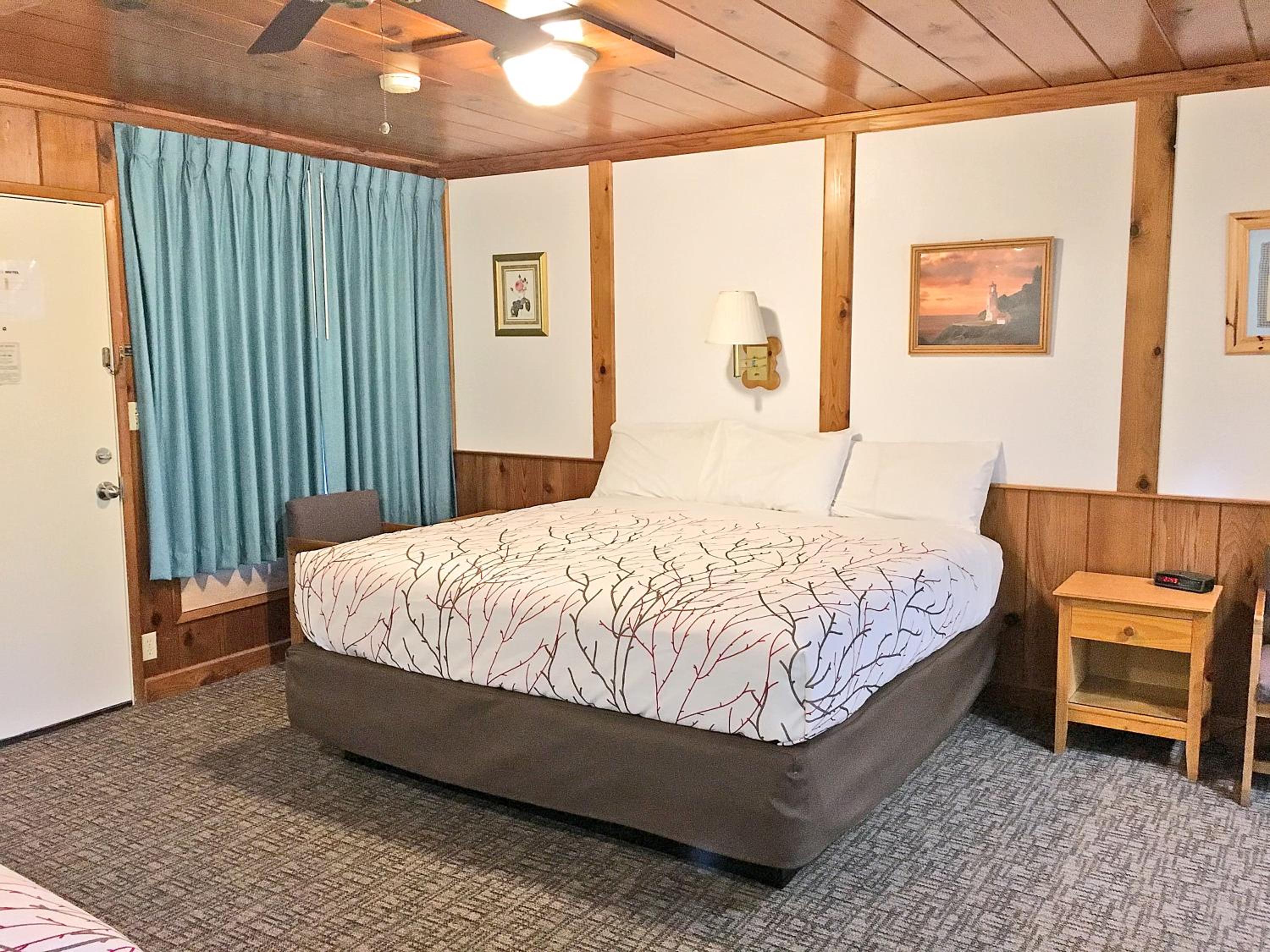 Park Motel and Cabins
