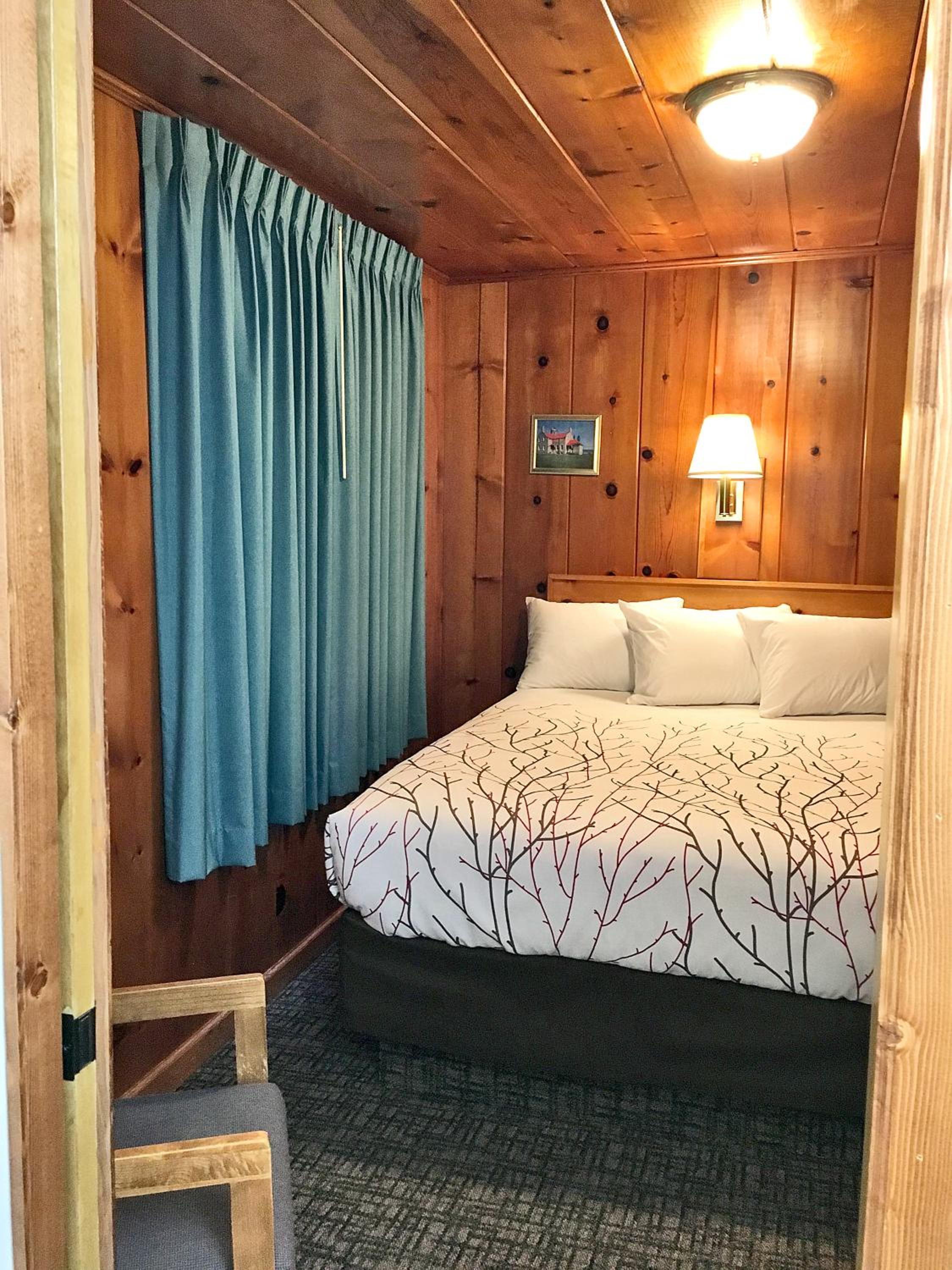 Park Motel and Cabins