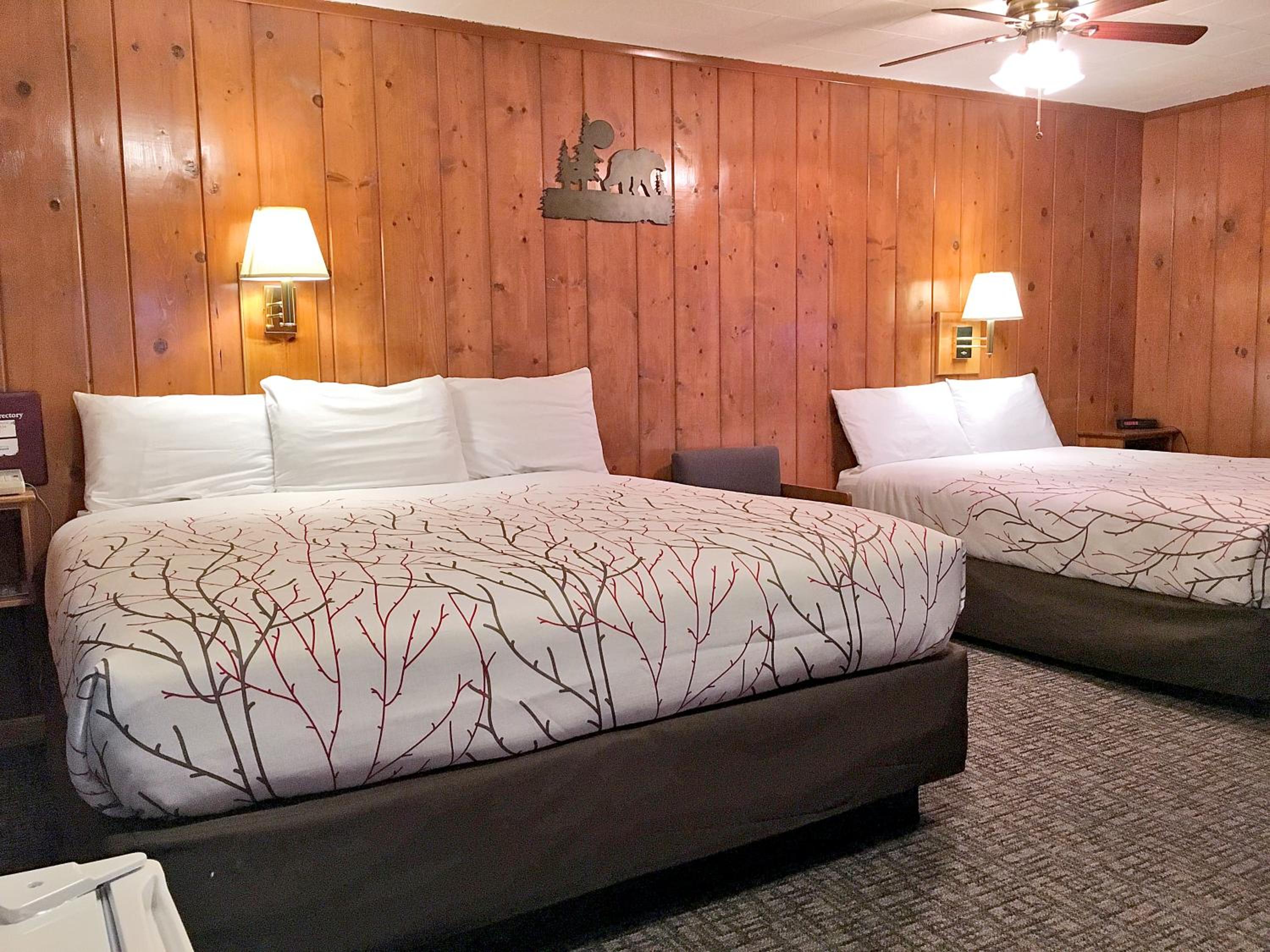 Park Motel and Cabins