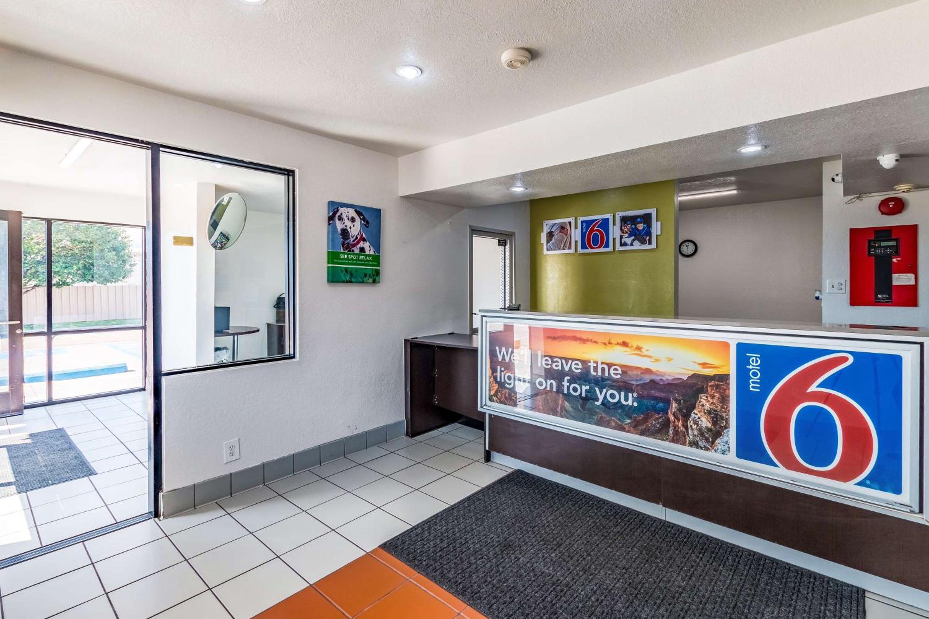 Motel 6-Bellmead, TX - Waco