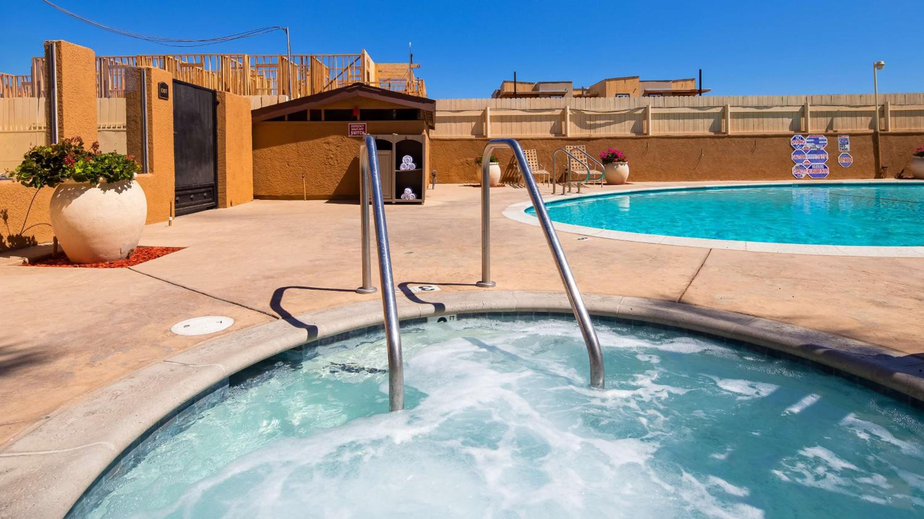 Oxnard Vacations - Best Western Oxnard Inn - Property Image 17