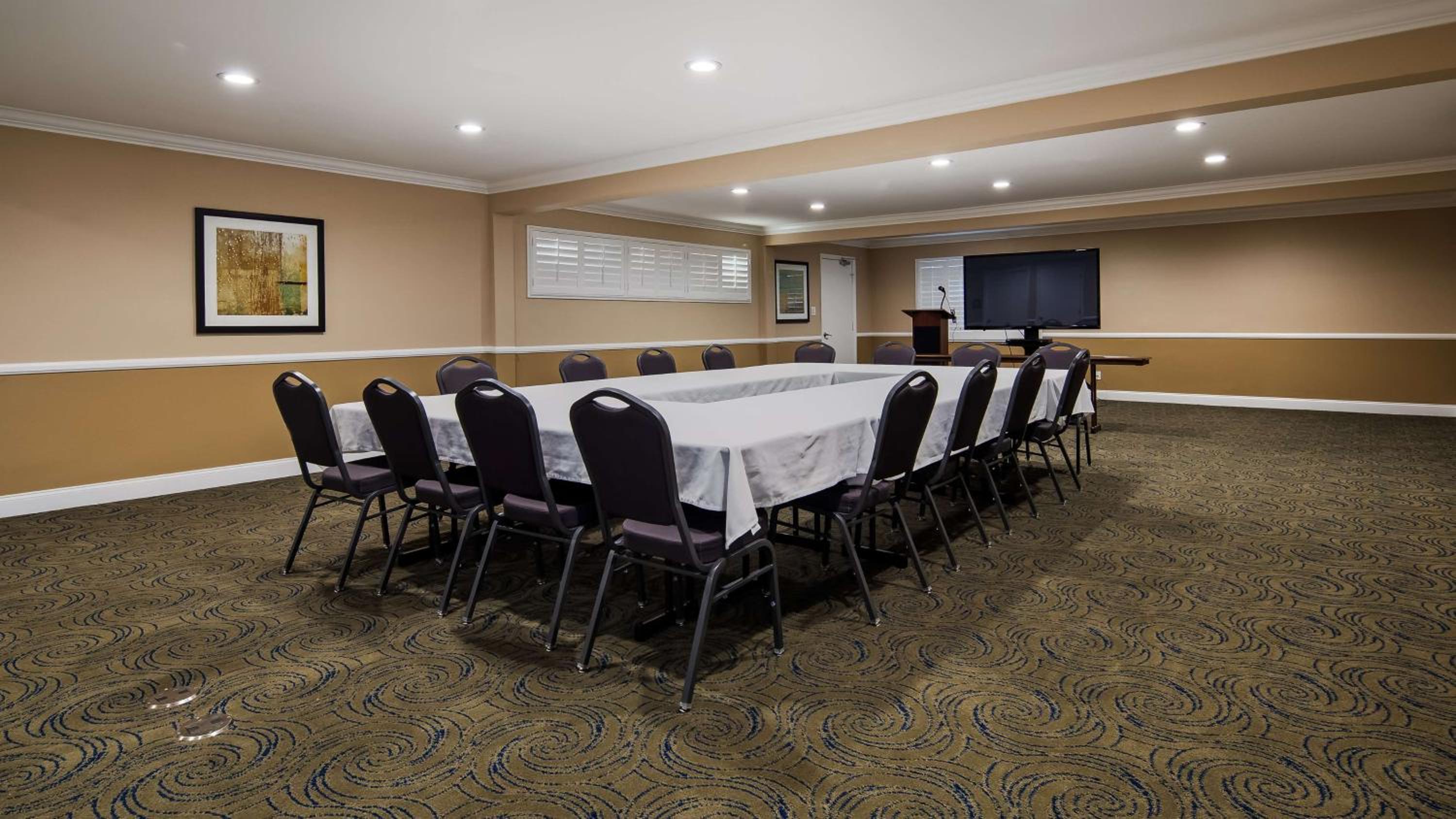 Oxnard Vacations - Best Western Oxnard Inn - Property Image 15