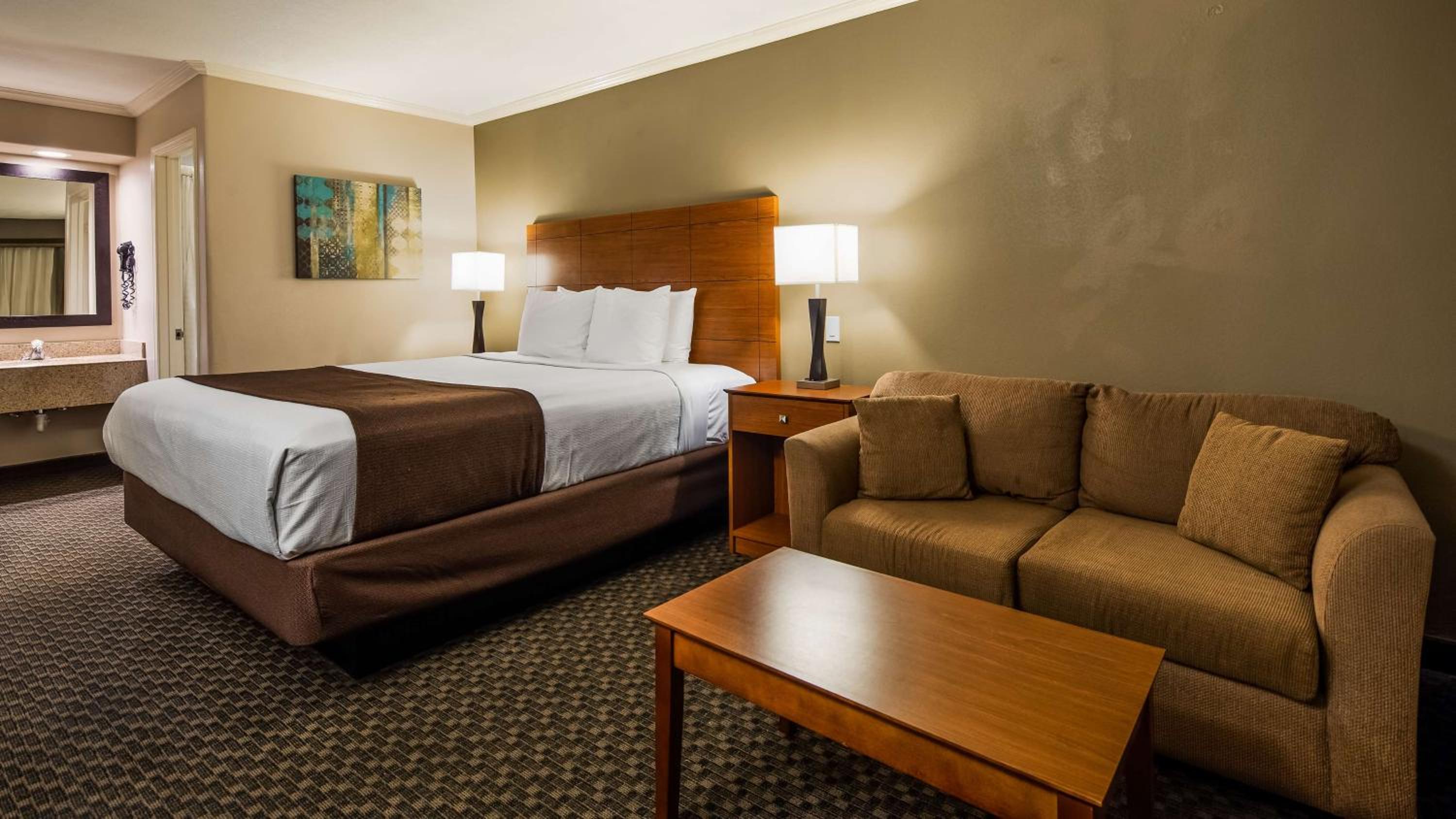 Oxnard Vacations - Best Western Oxnard Inn - Property Image 32
