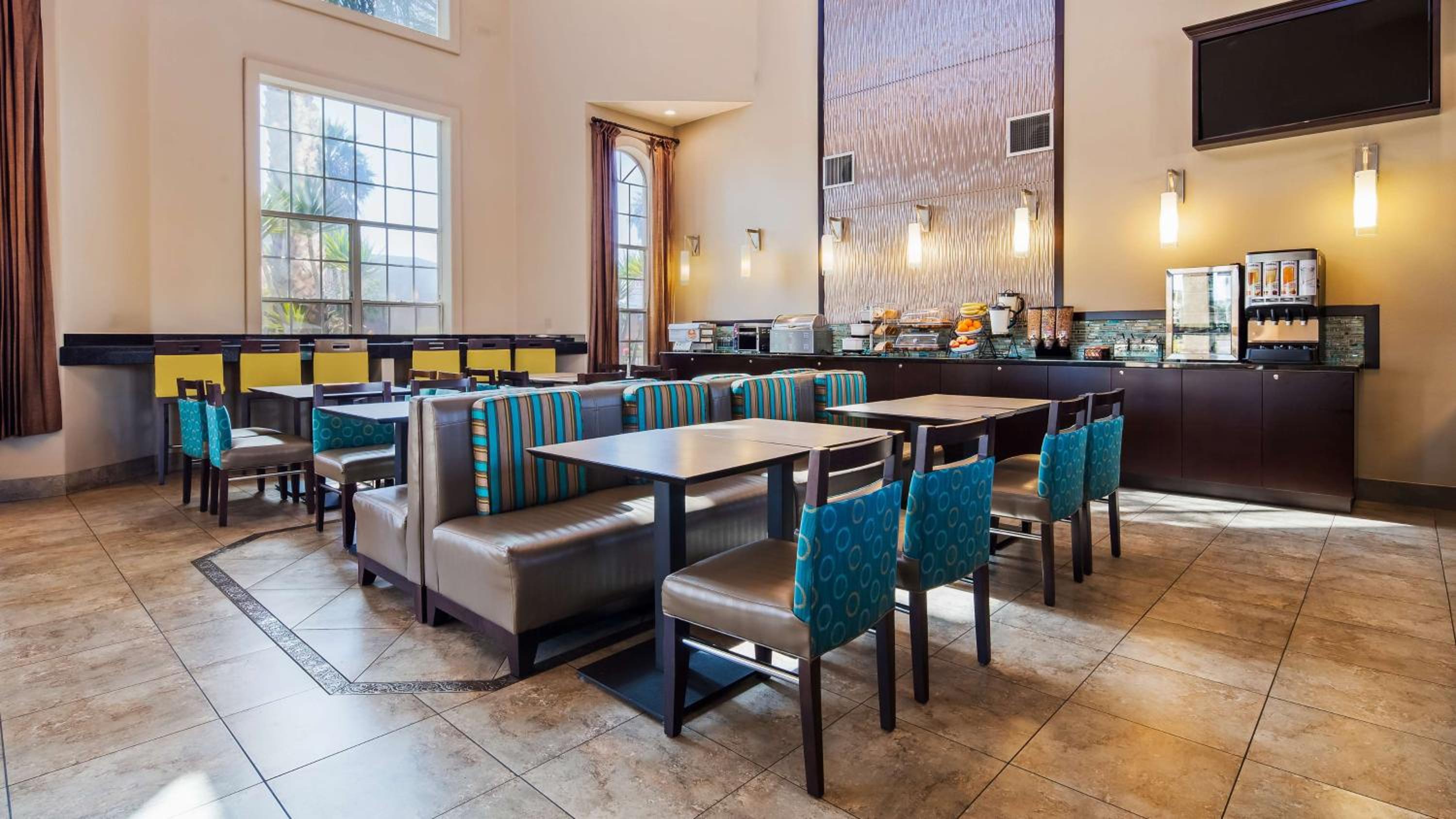 Oxnard Vacations - Best Western Oxnard Inn - Property Image 28