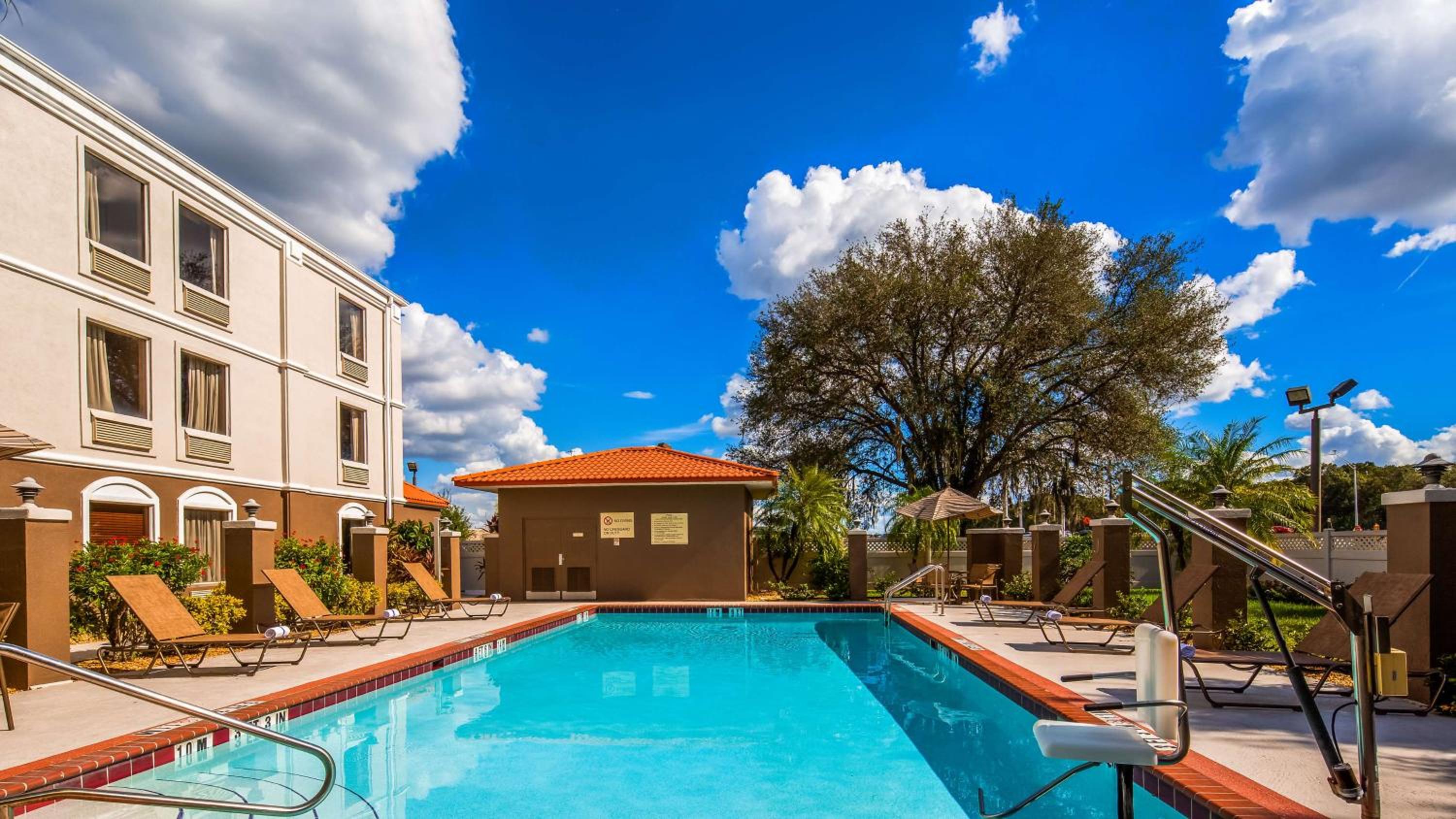 Best Western Plus Bradenton Hotel Suites - Property Image 32