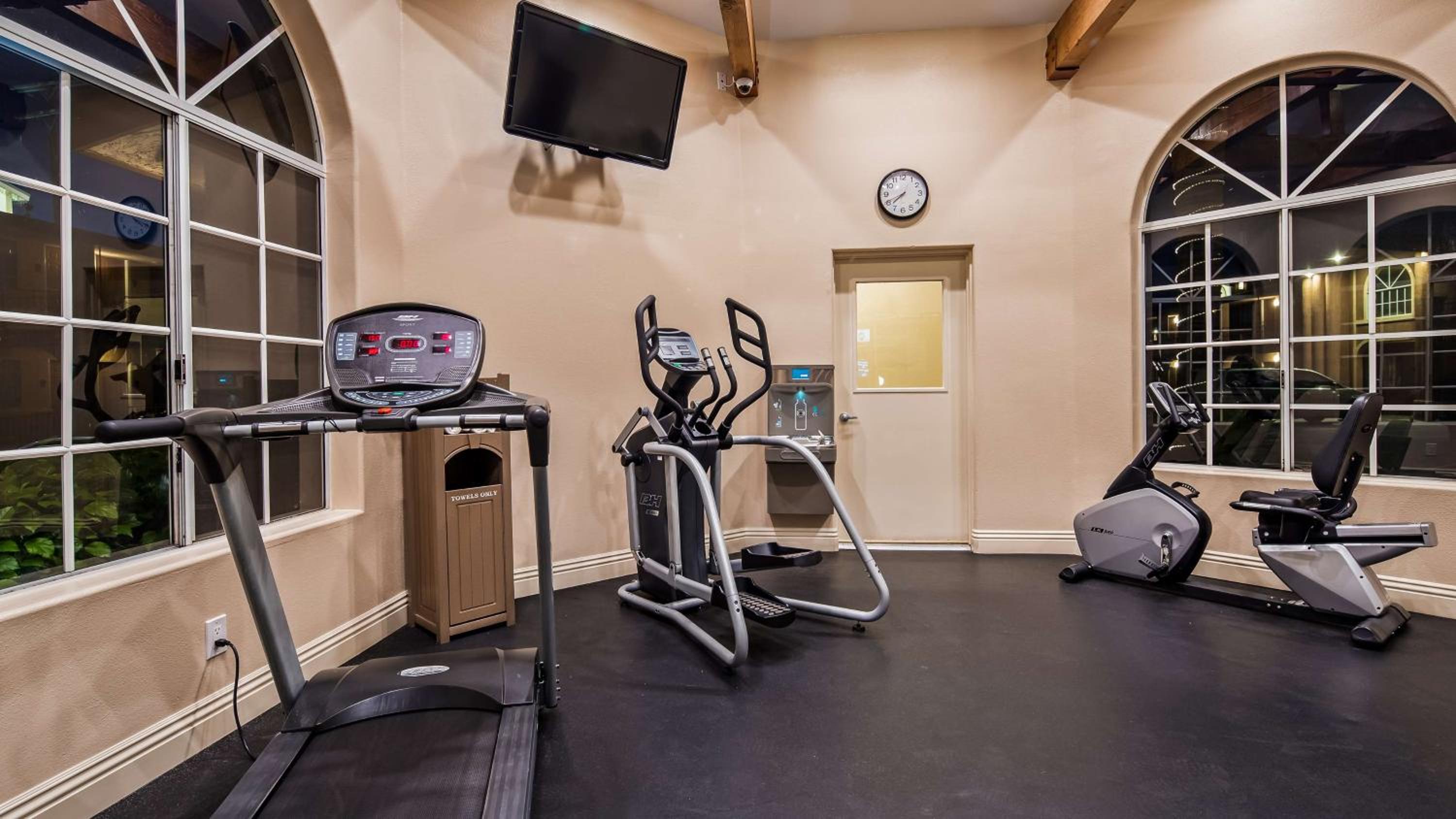 Oxnard Vacations - Best Western Oxnard Inn - Property Image 14