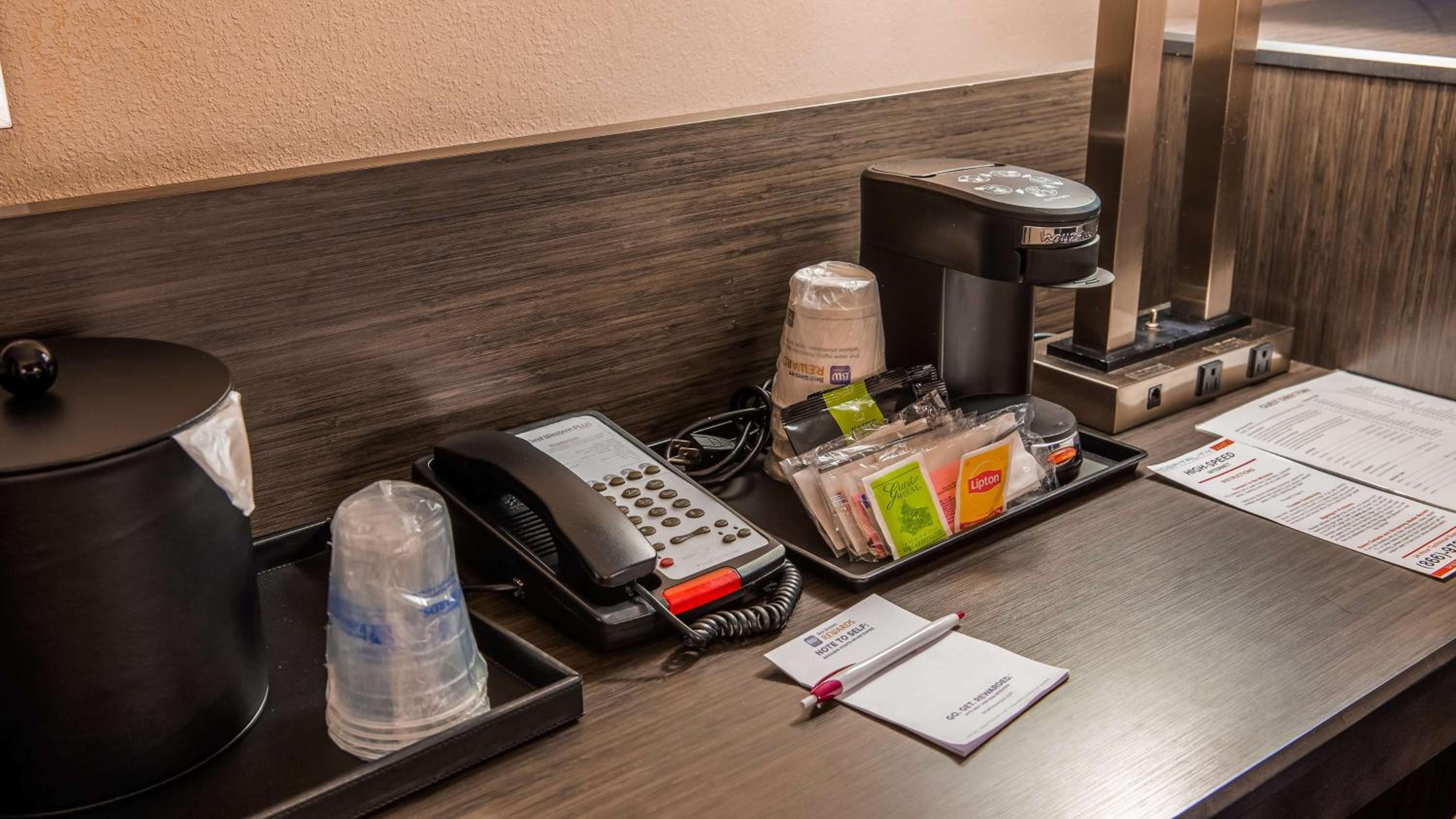 Best Western Plus Bradenton Hotel Suites - Property Image 37