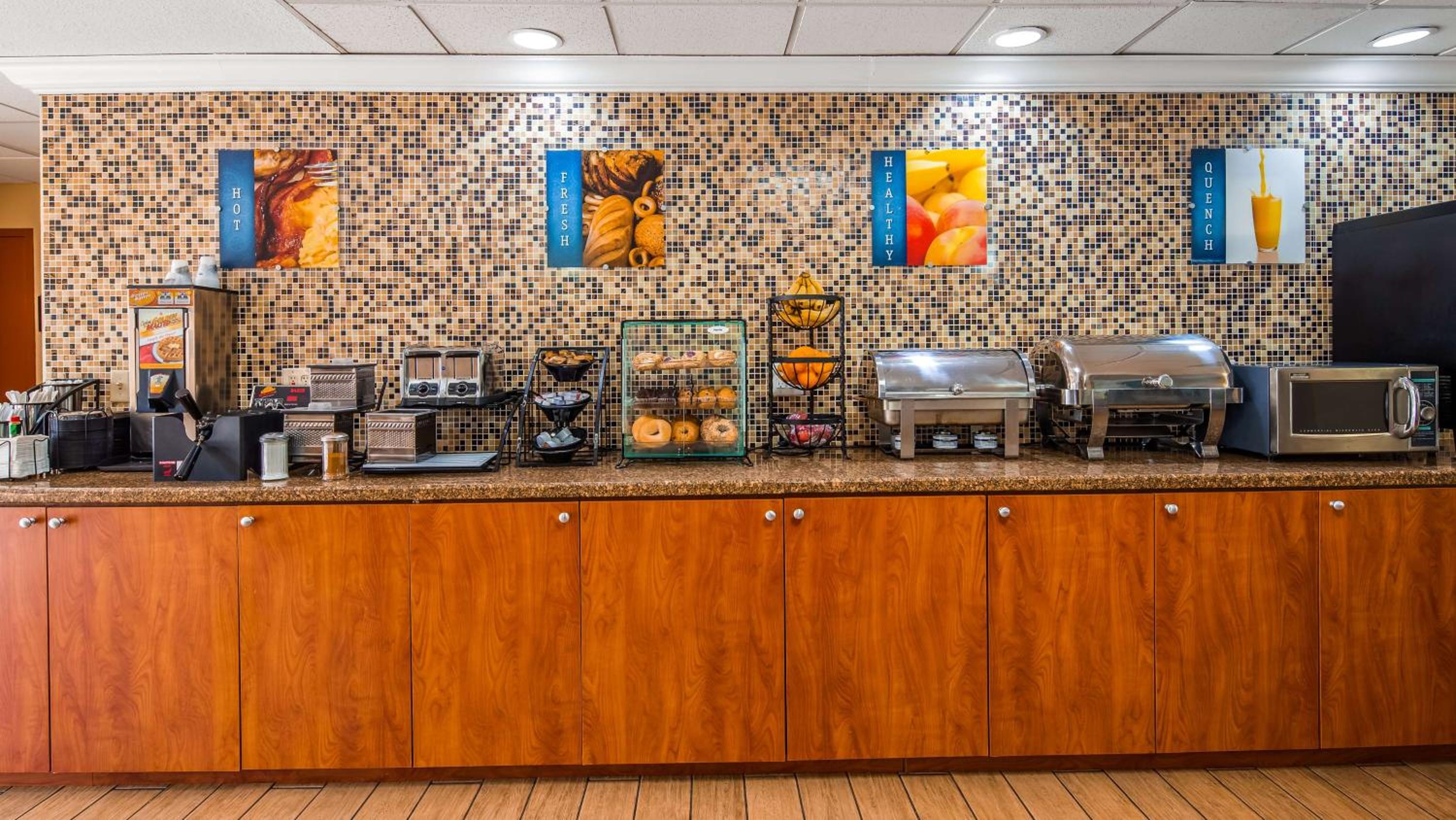Best Western Plus Bradenton Hotel Suites - Property Image 29