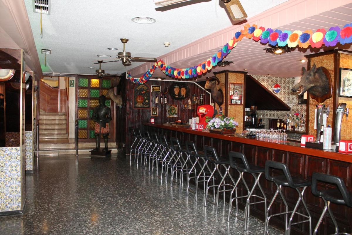bar