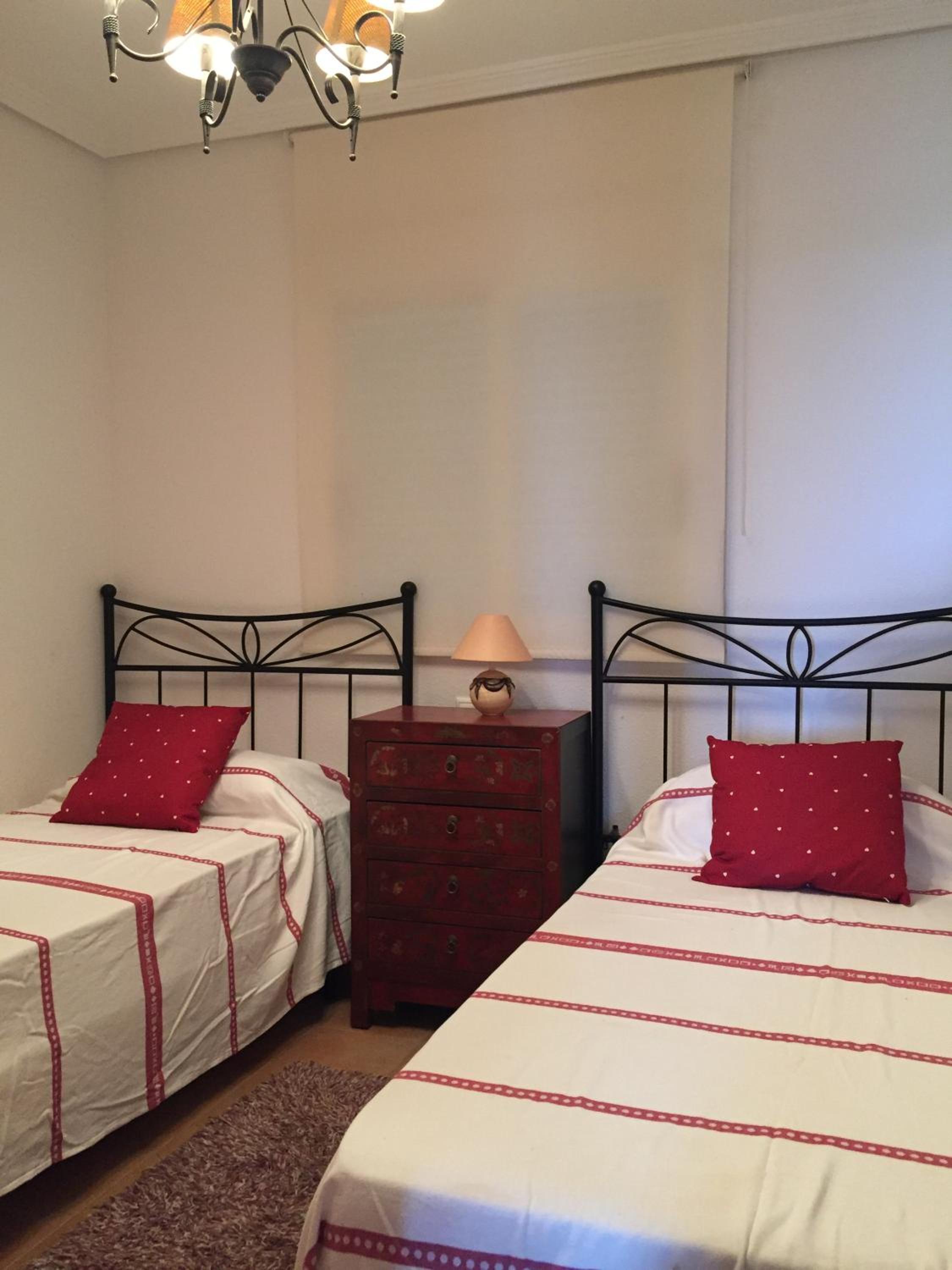 2 dorm.A/A.Vista mar.WiFi.Gym.Sauna.Terraza.Parking. view 4