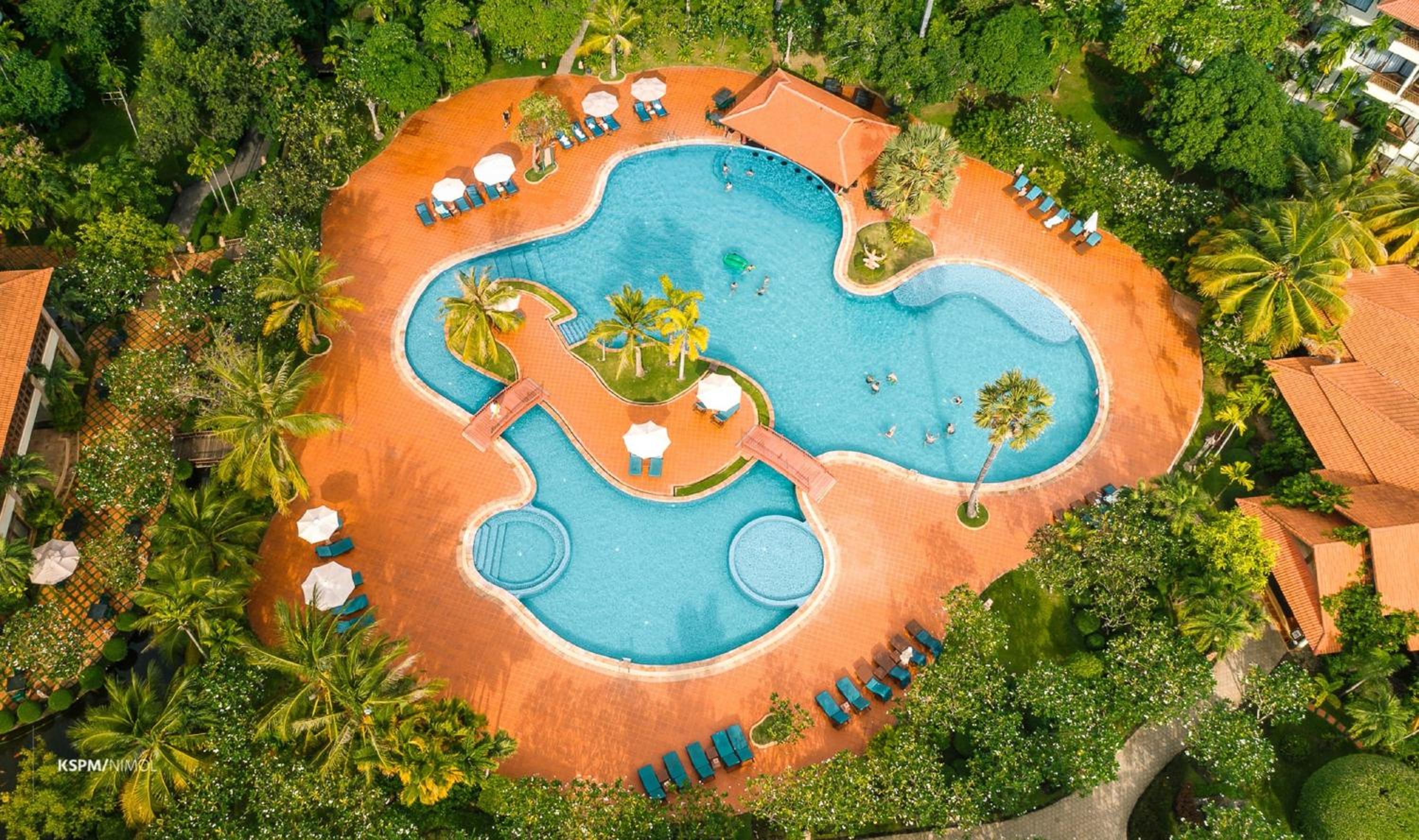 Pool & Wellness
