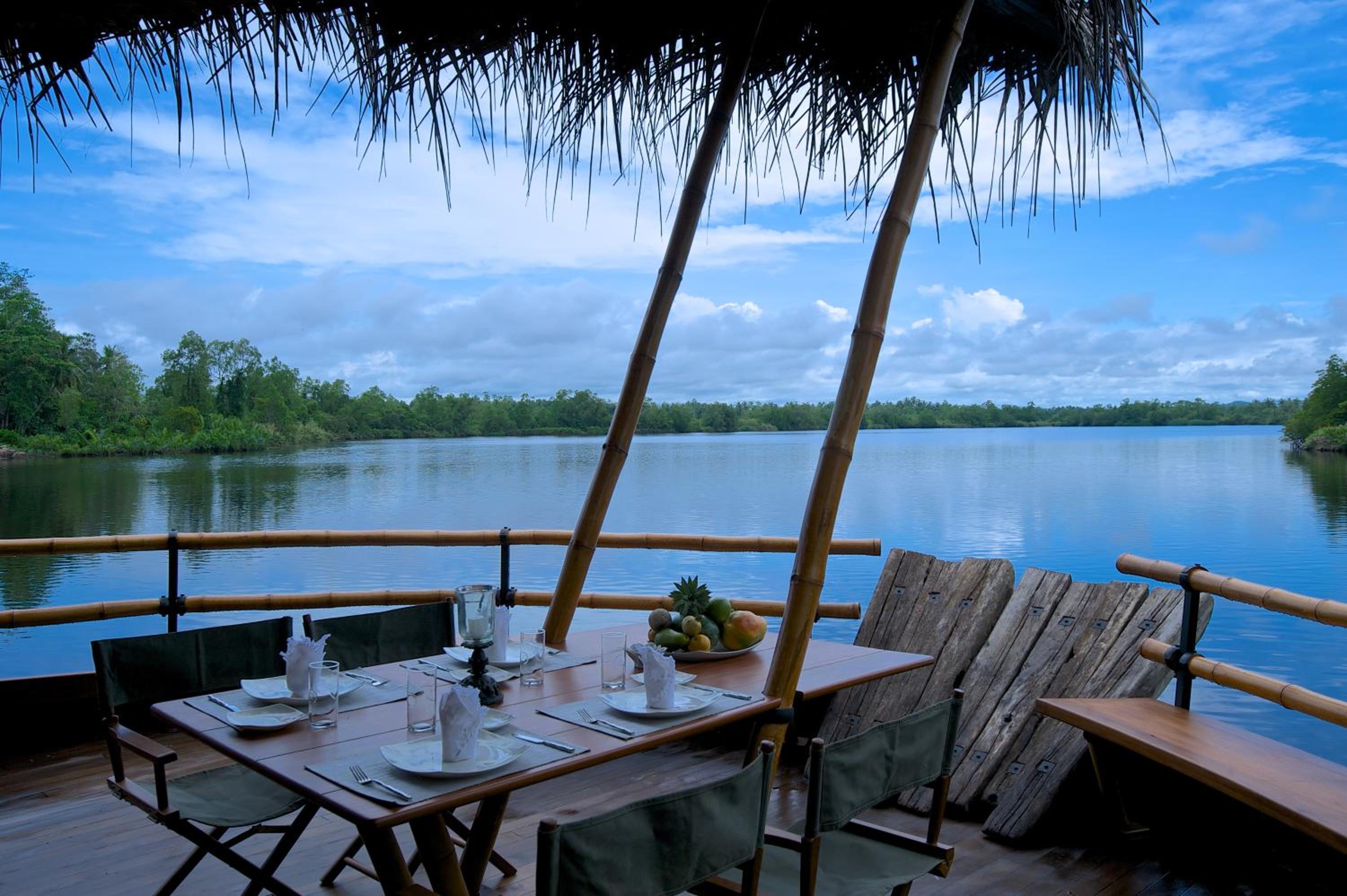 Yathra Houseboat