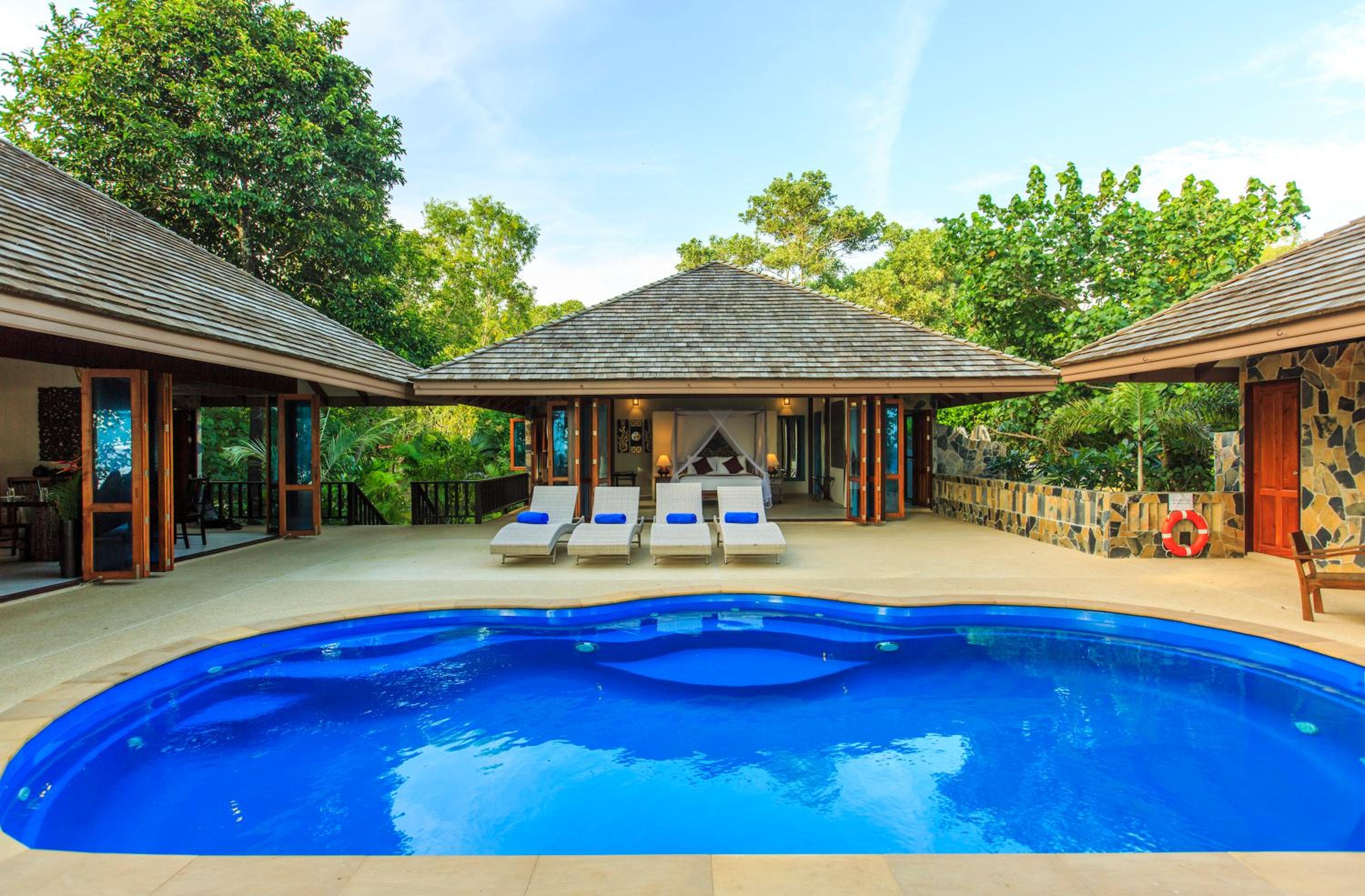 Koh Jum Beach Villas 