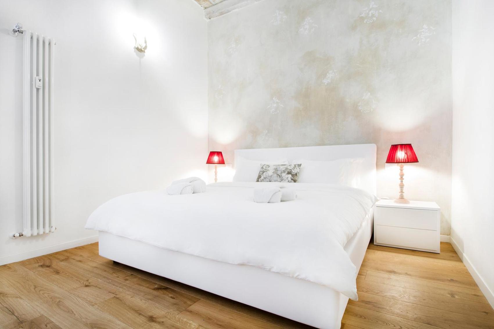 GetThekey San Vitale Apartment photo 2