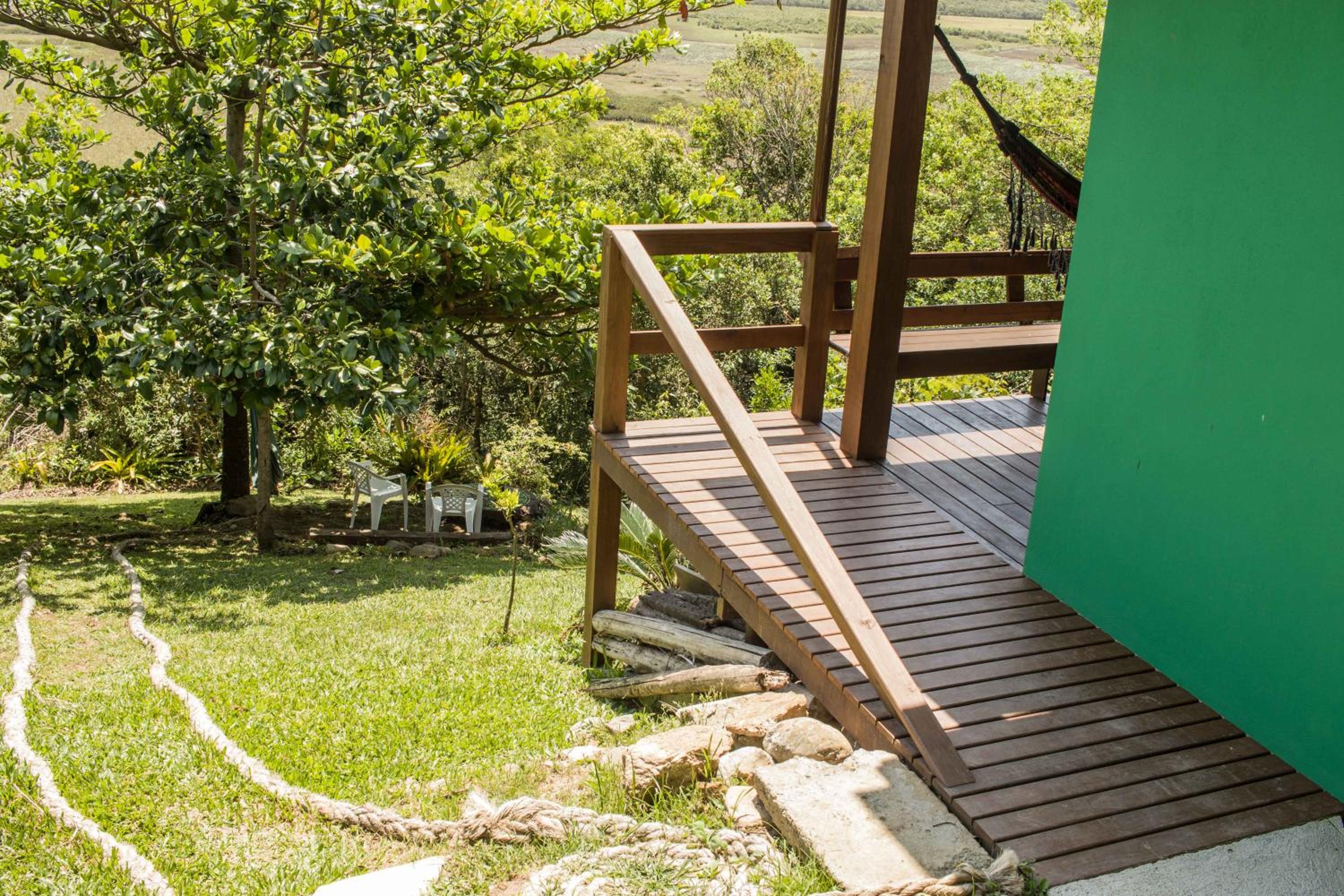 Casa com piscina e incrível vista para lagoa