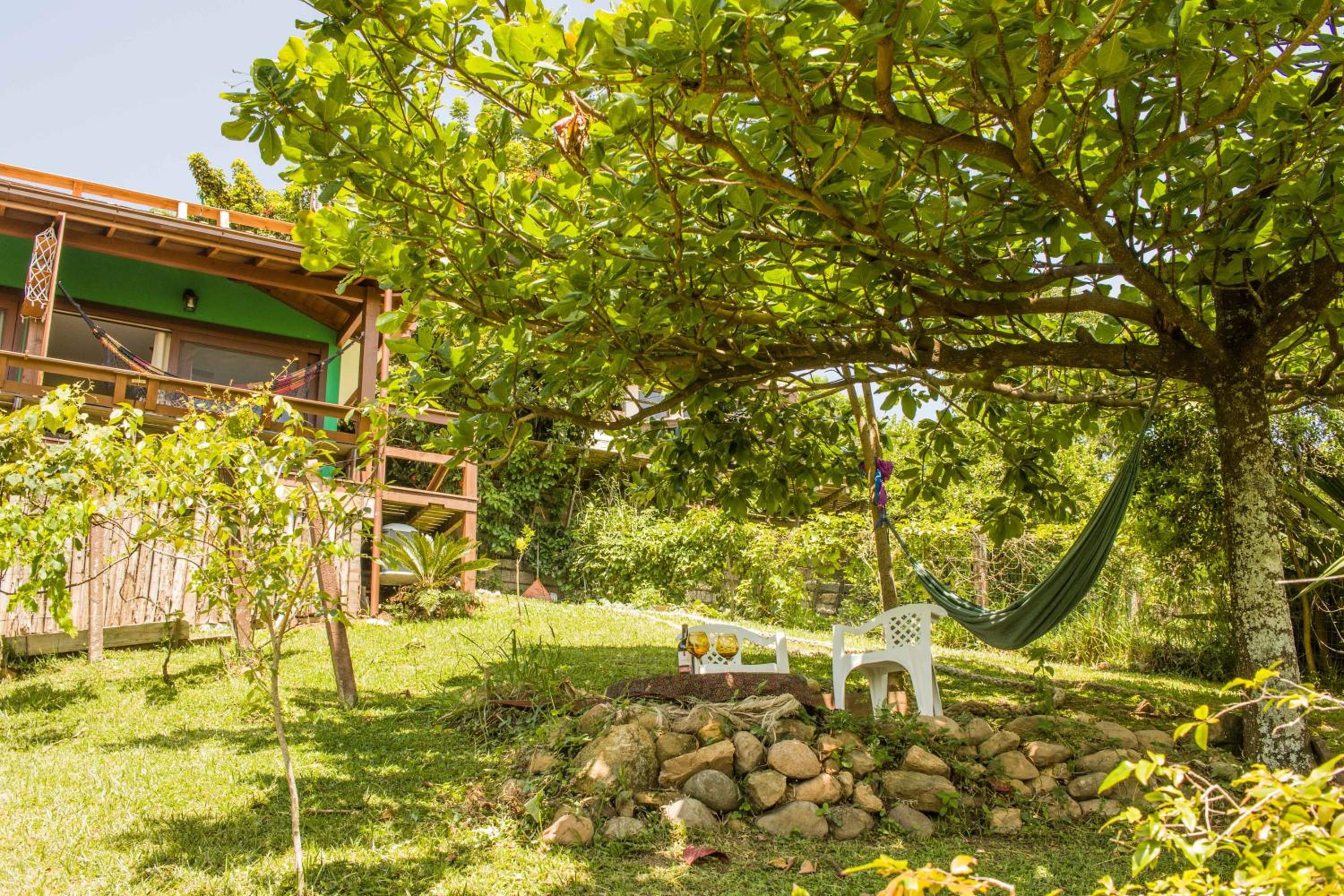 Casa com piscina e incrível vista para lagoa